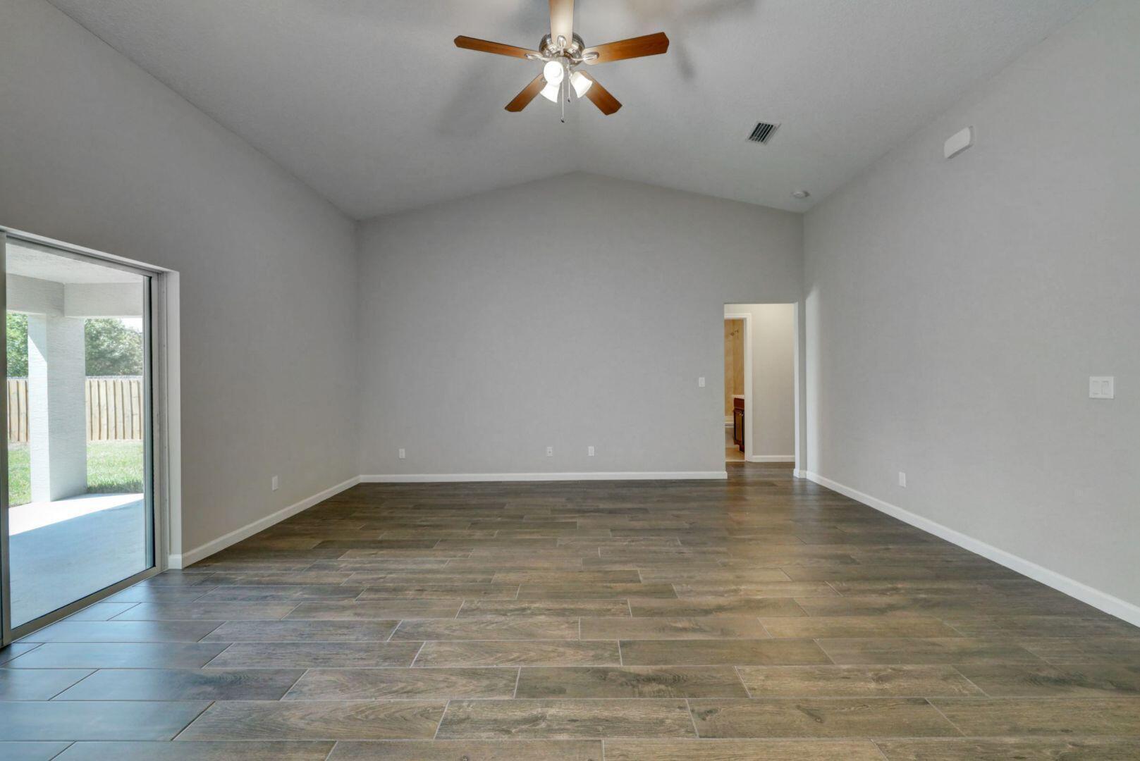 PORT ST LUCIE SECTION 48 1ST REPLAT - Residential