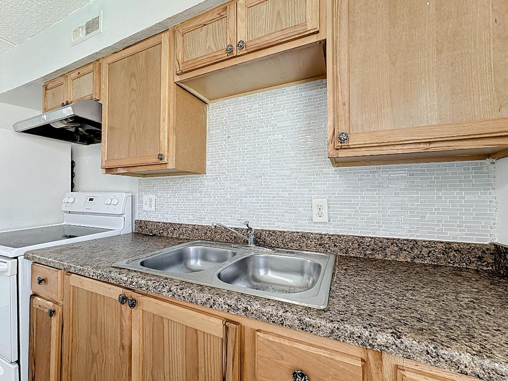 PALM GARDENS CONDO - Residential