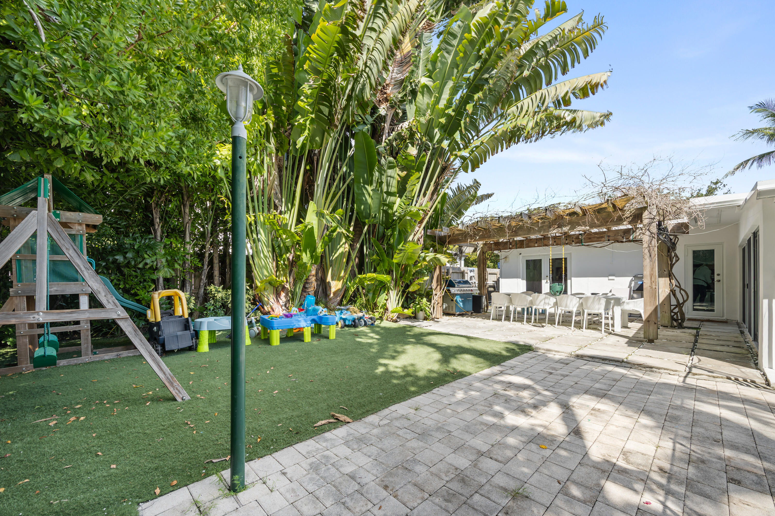 BISCAYNE KEY ESTATES - Residential Lease