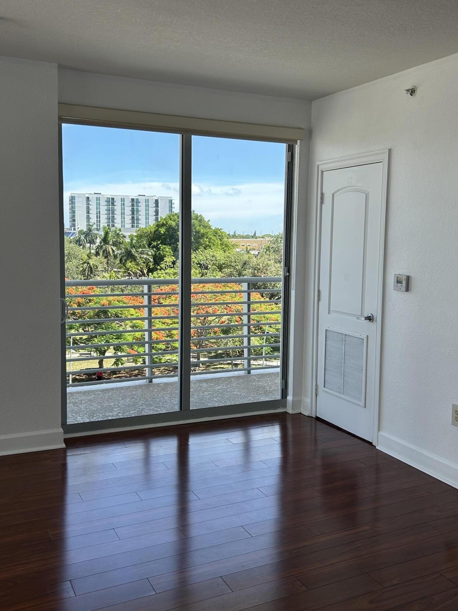 RADIUS CONDO - Residential Lease