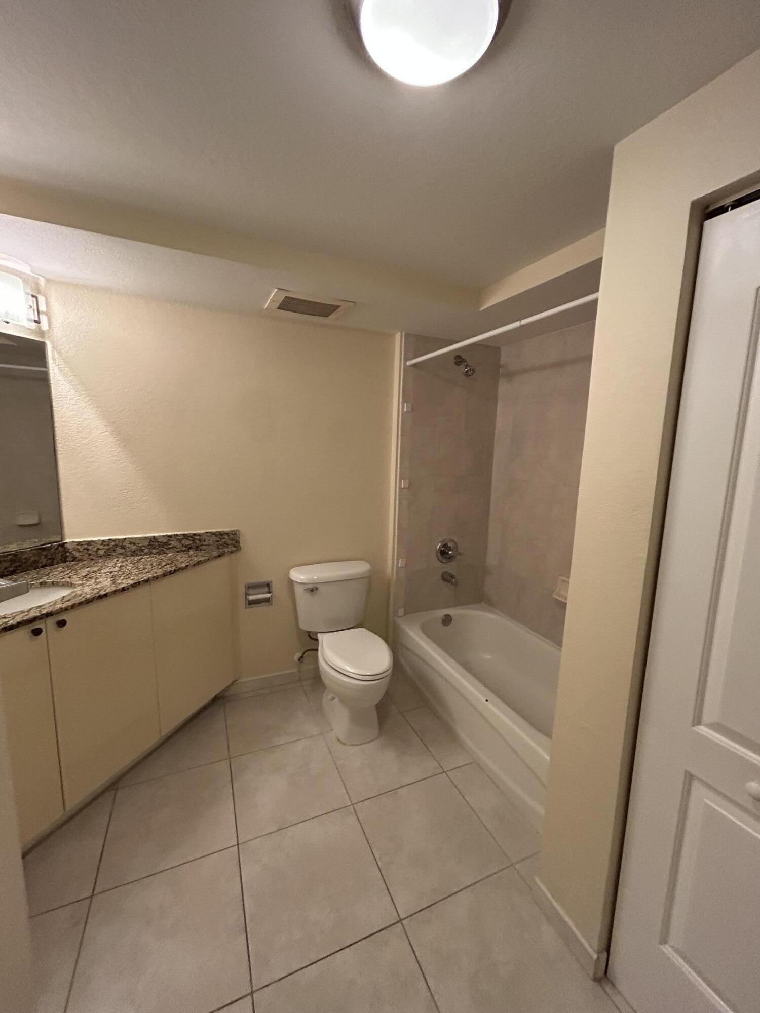 RADIUS CONDO - Residential Lease