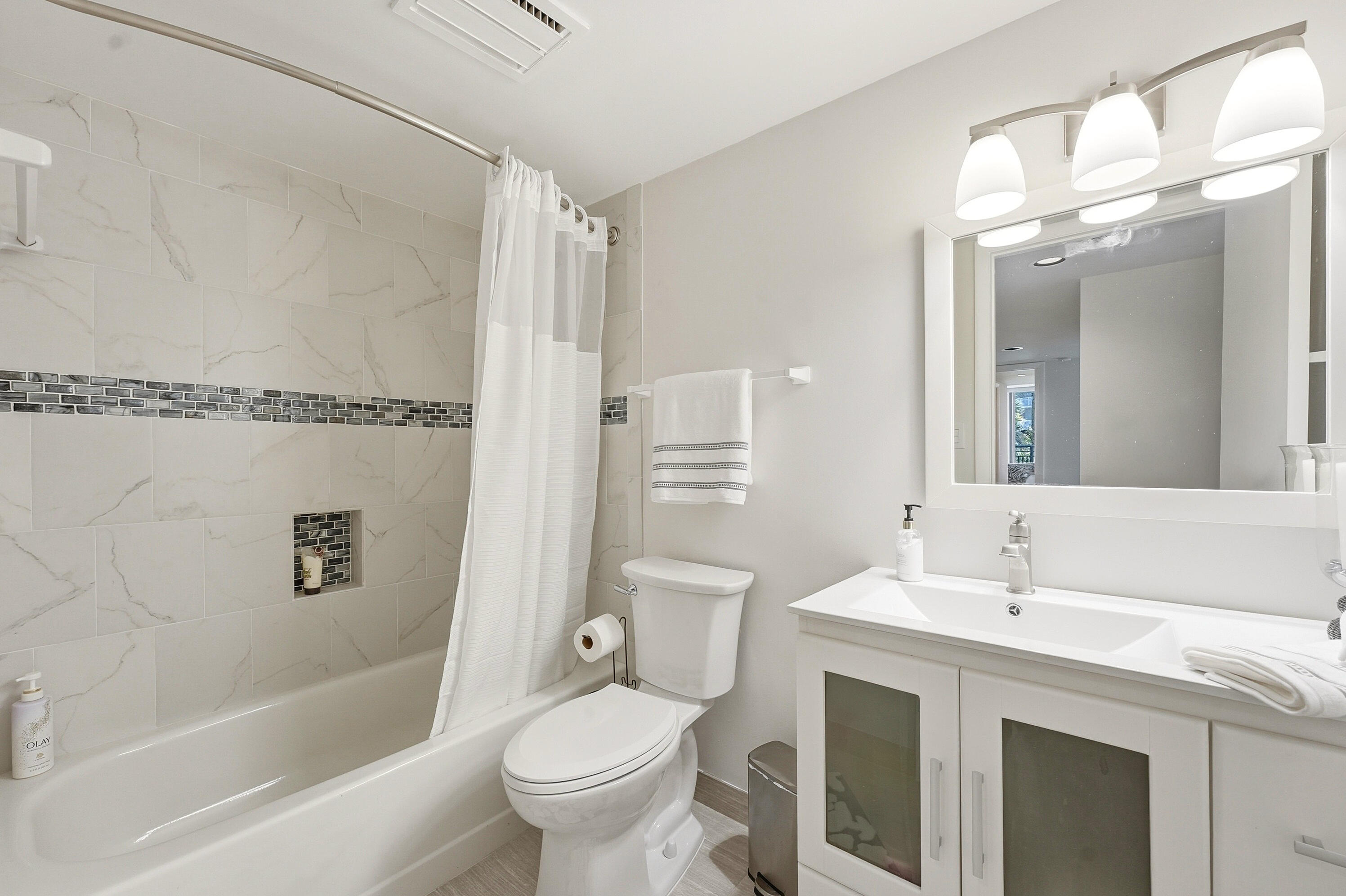 BARCLAY BEACH CLUB PHASE 1, A CONDOMINIUM - Residential