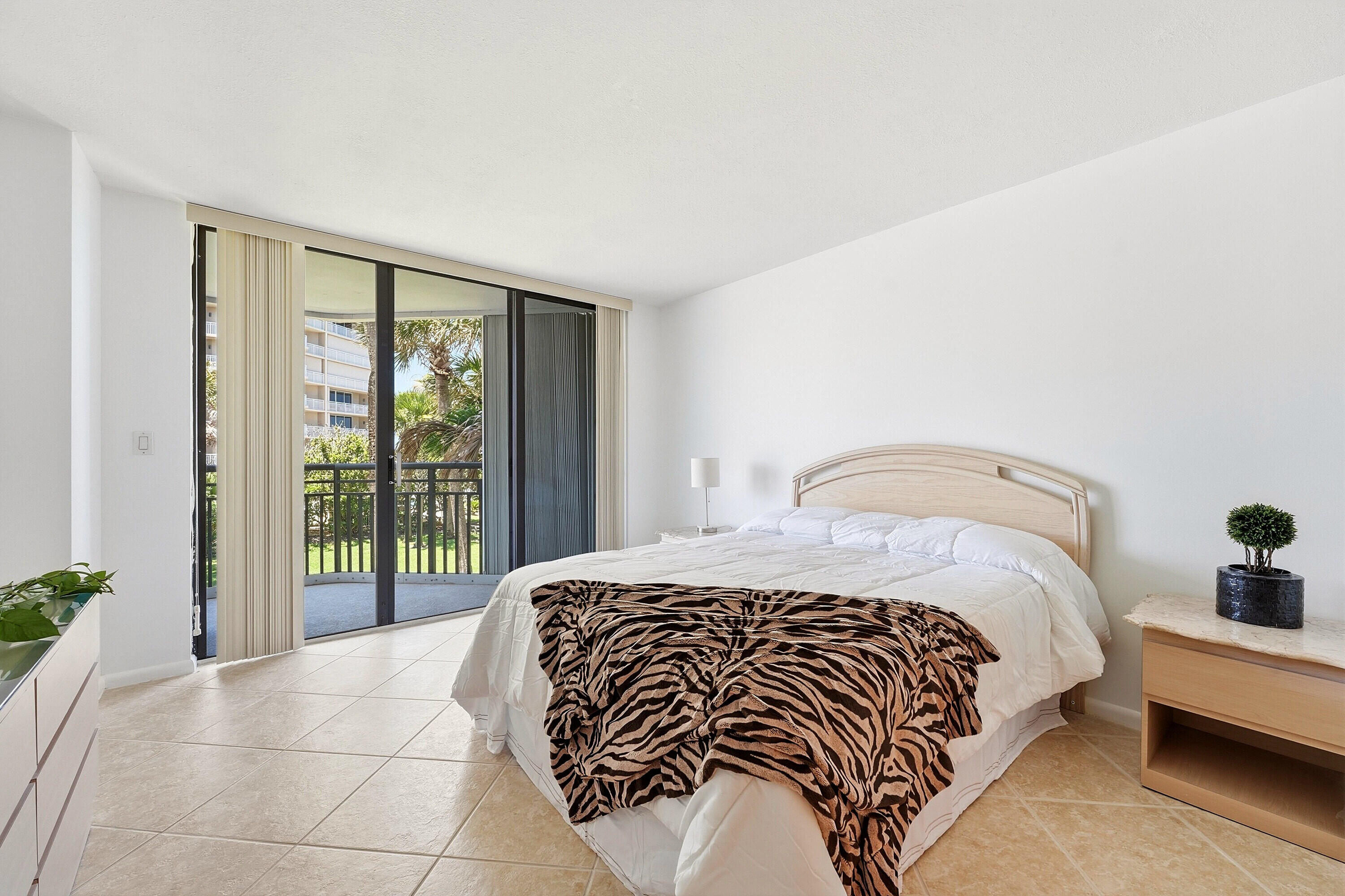 BARCLAY BEACH CLUB PHASE 1, A CONDOMINIUM - Residential