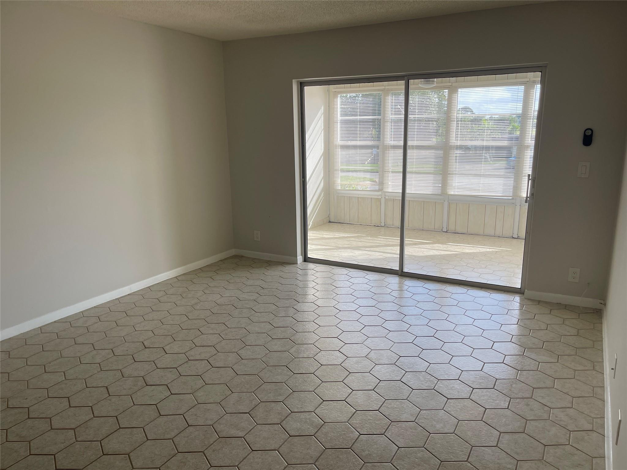 Oriole Golf & Tennis Club - Residential