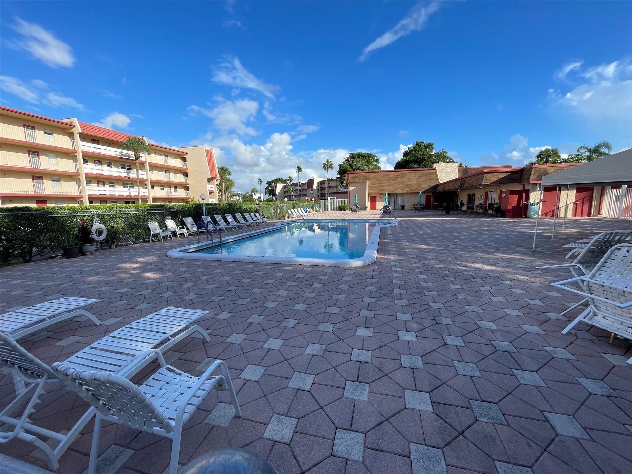 Oriole Golf & Tennis Club - Residential