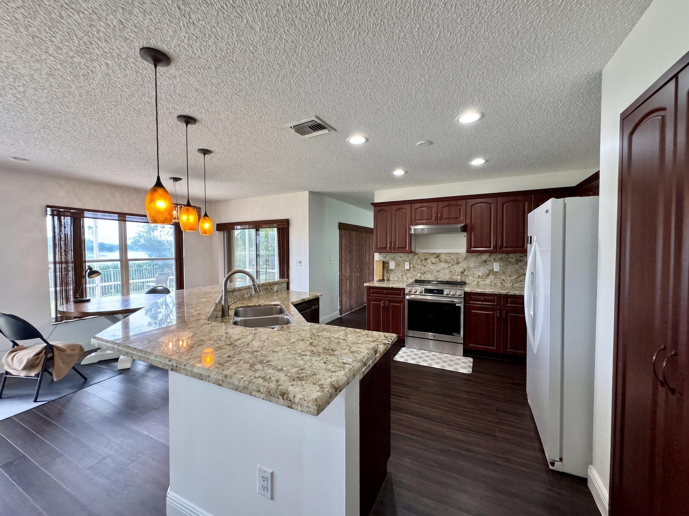WYNDHAM LAKES NORTH - Residential
