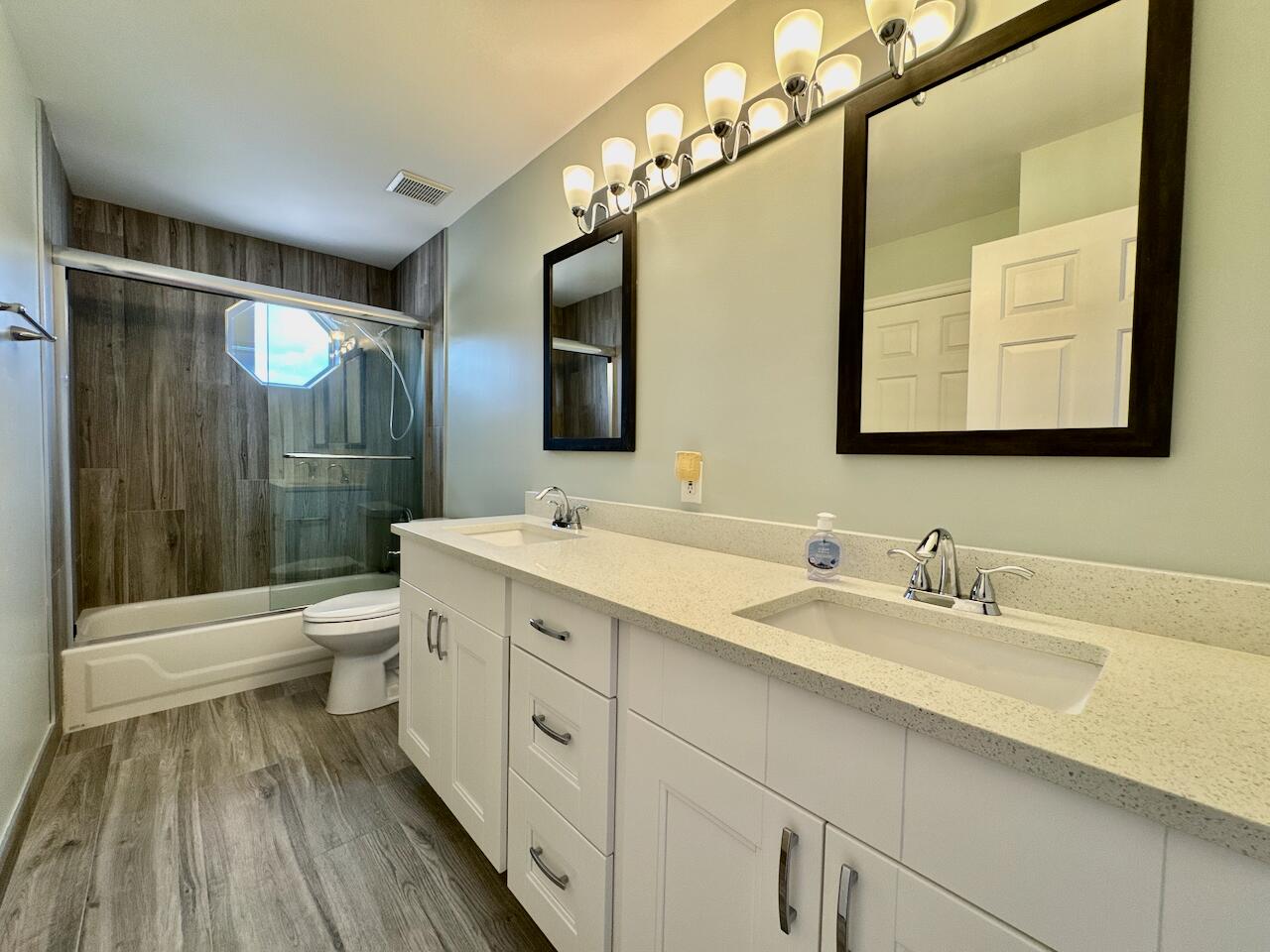 WYNDHAM LAKES NORTH - Residential