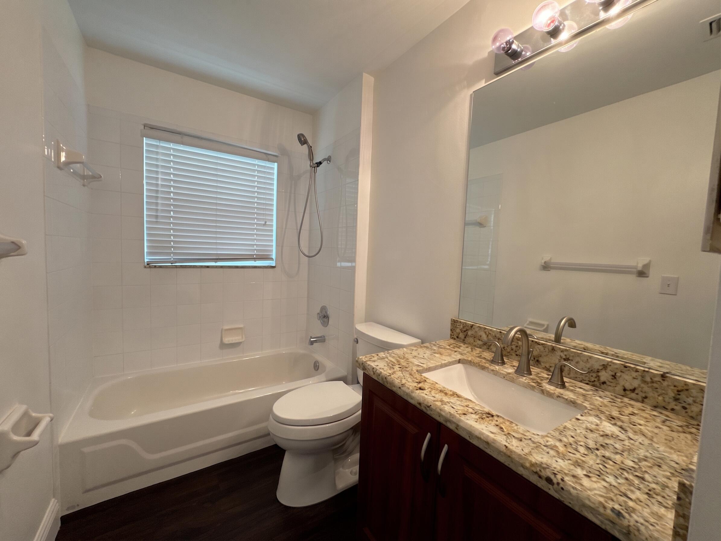WYNDHAM LAKES NORTH - Residential