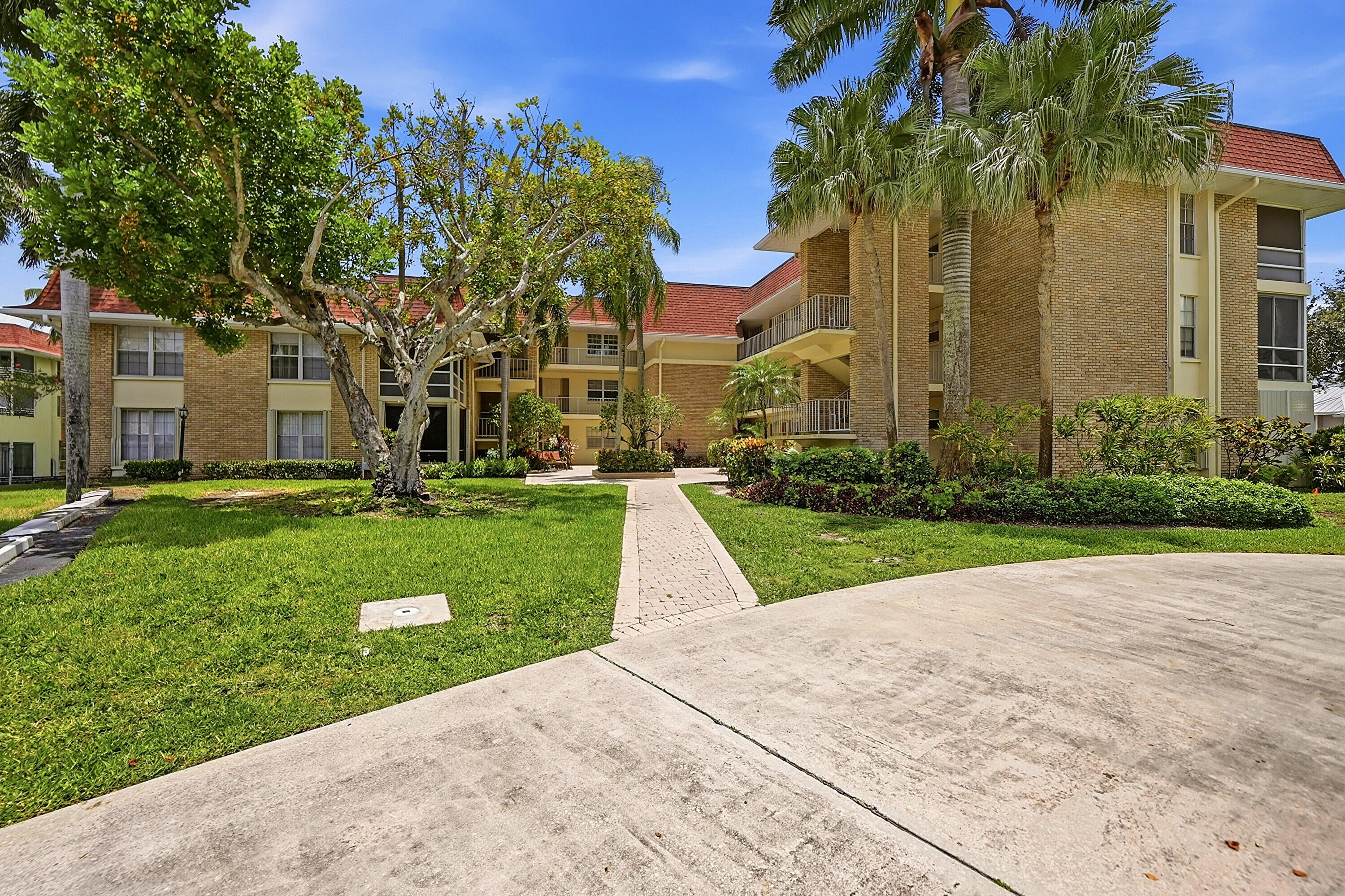 TAMBERLANE 4 CONDO - Residential