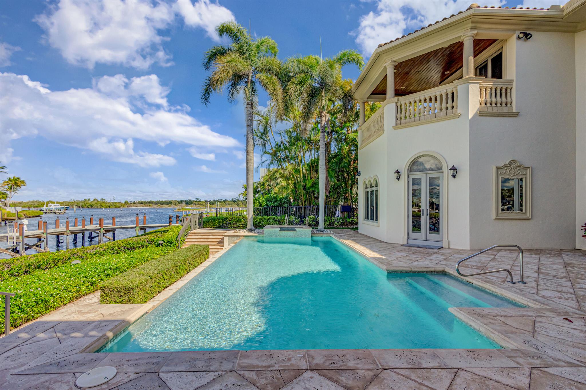 ADMIRALS COVE - Residential