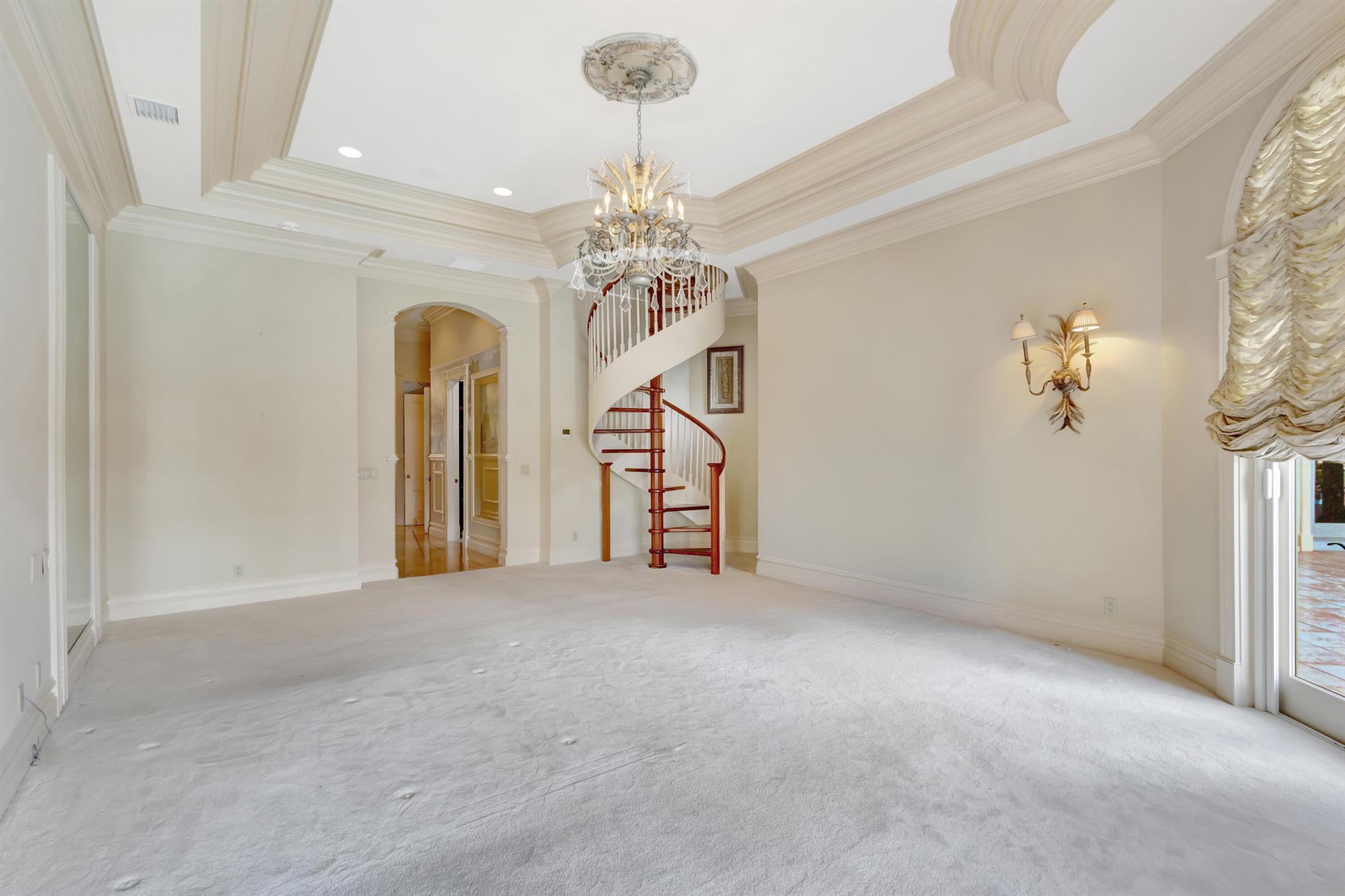 ADMIRALS COVE - Residential