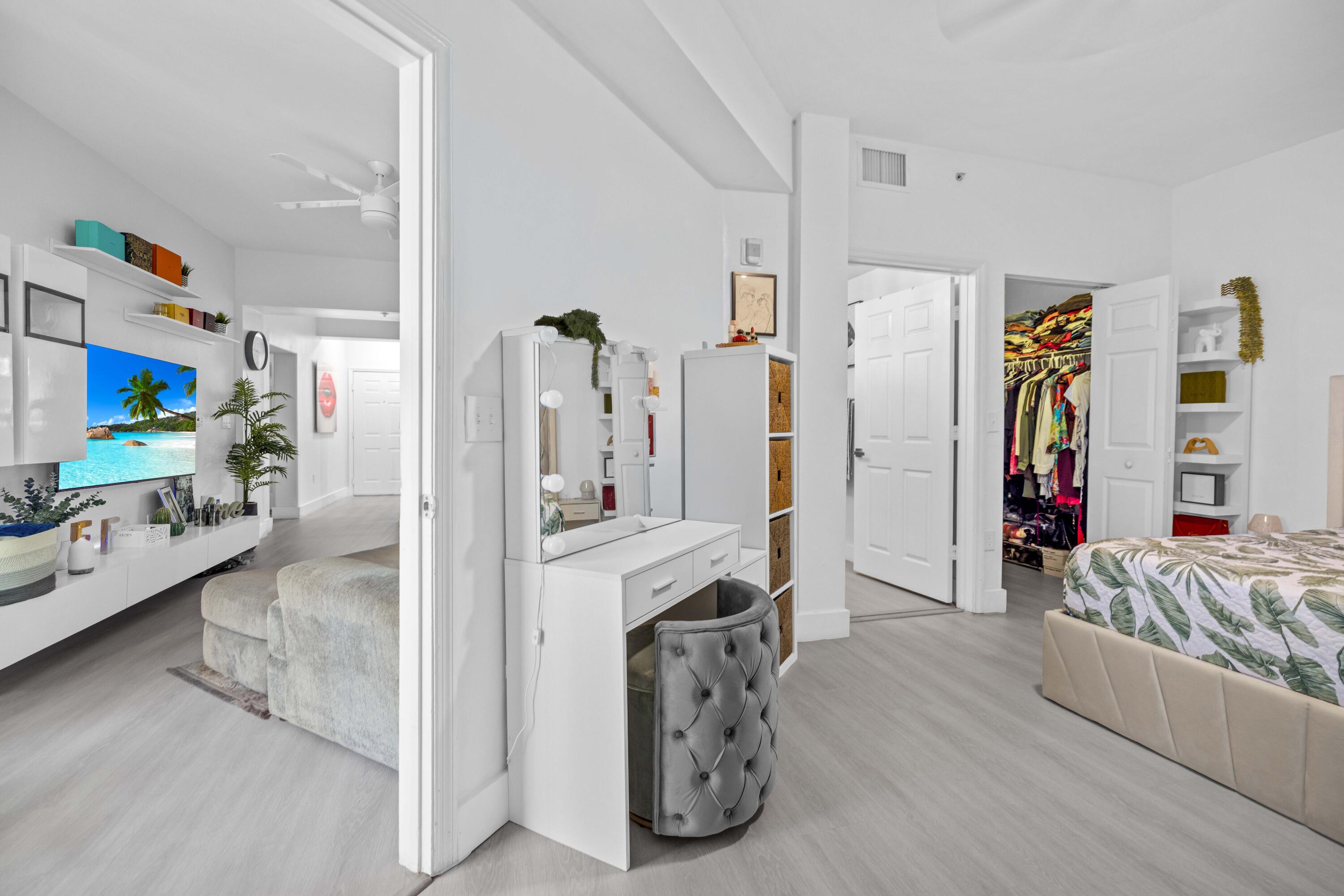 SOLE AT FORT LAUDERDALE - Residential