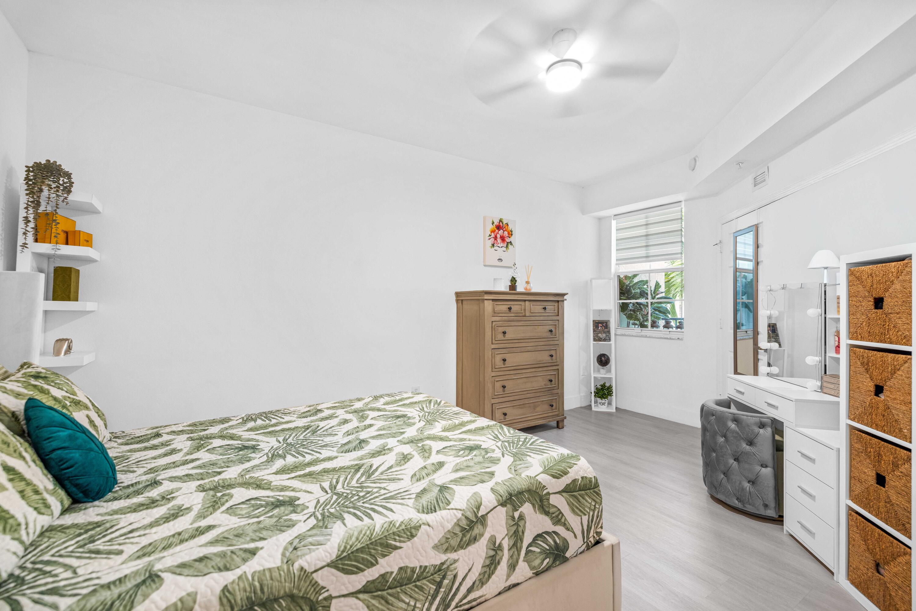 SOLE AT FORT LAUDERDALE - Residential