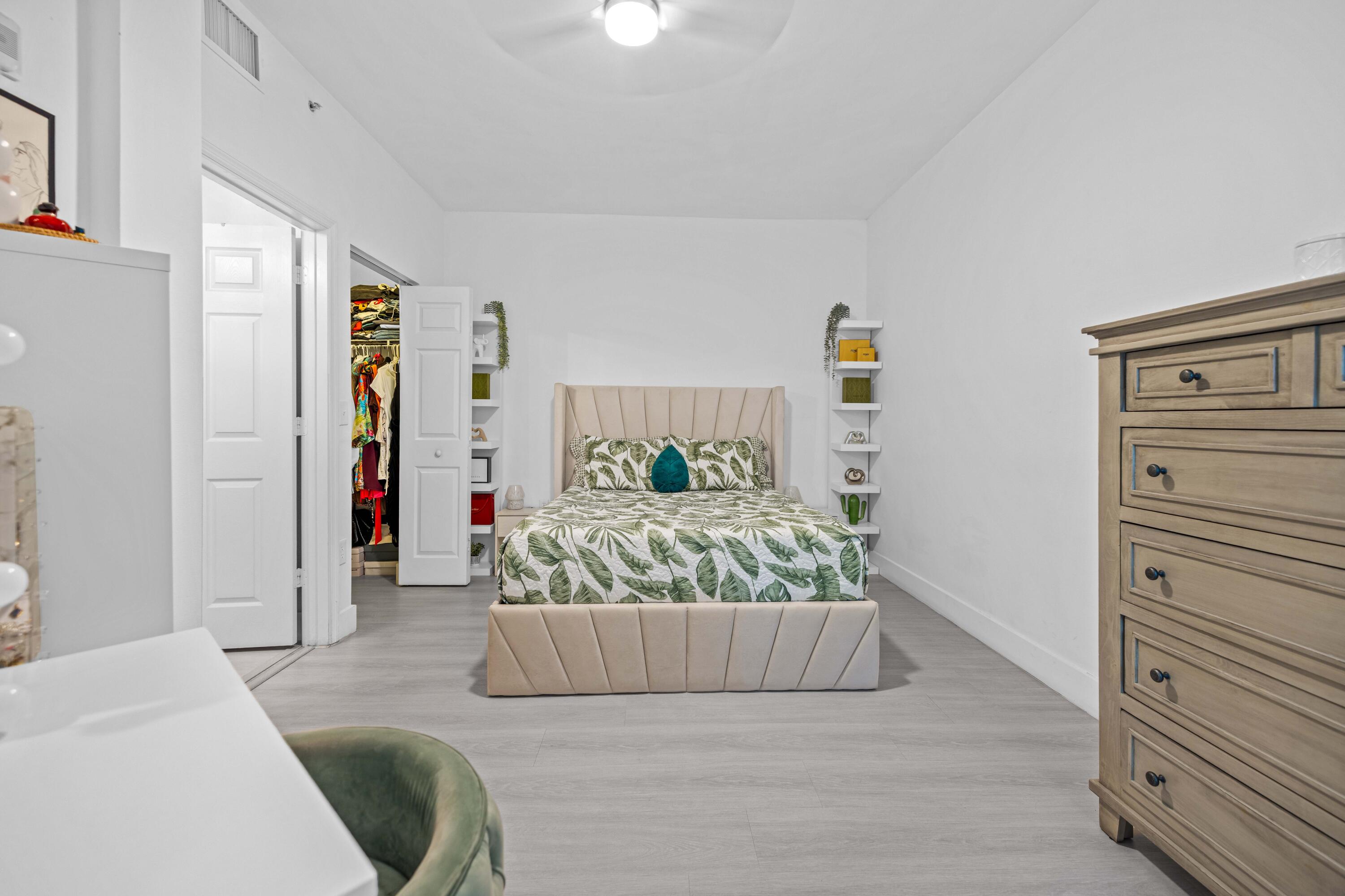 SOLE AT FORT LAUDERDALE - Residential