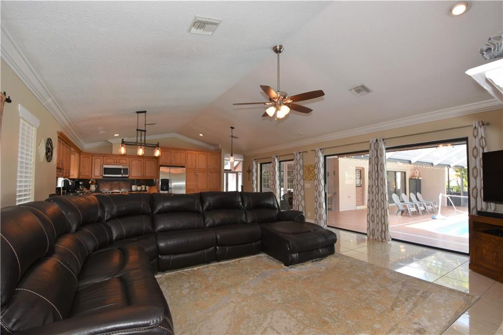 EAGLE TRACE / EAGLE POINT - Residential