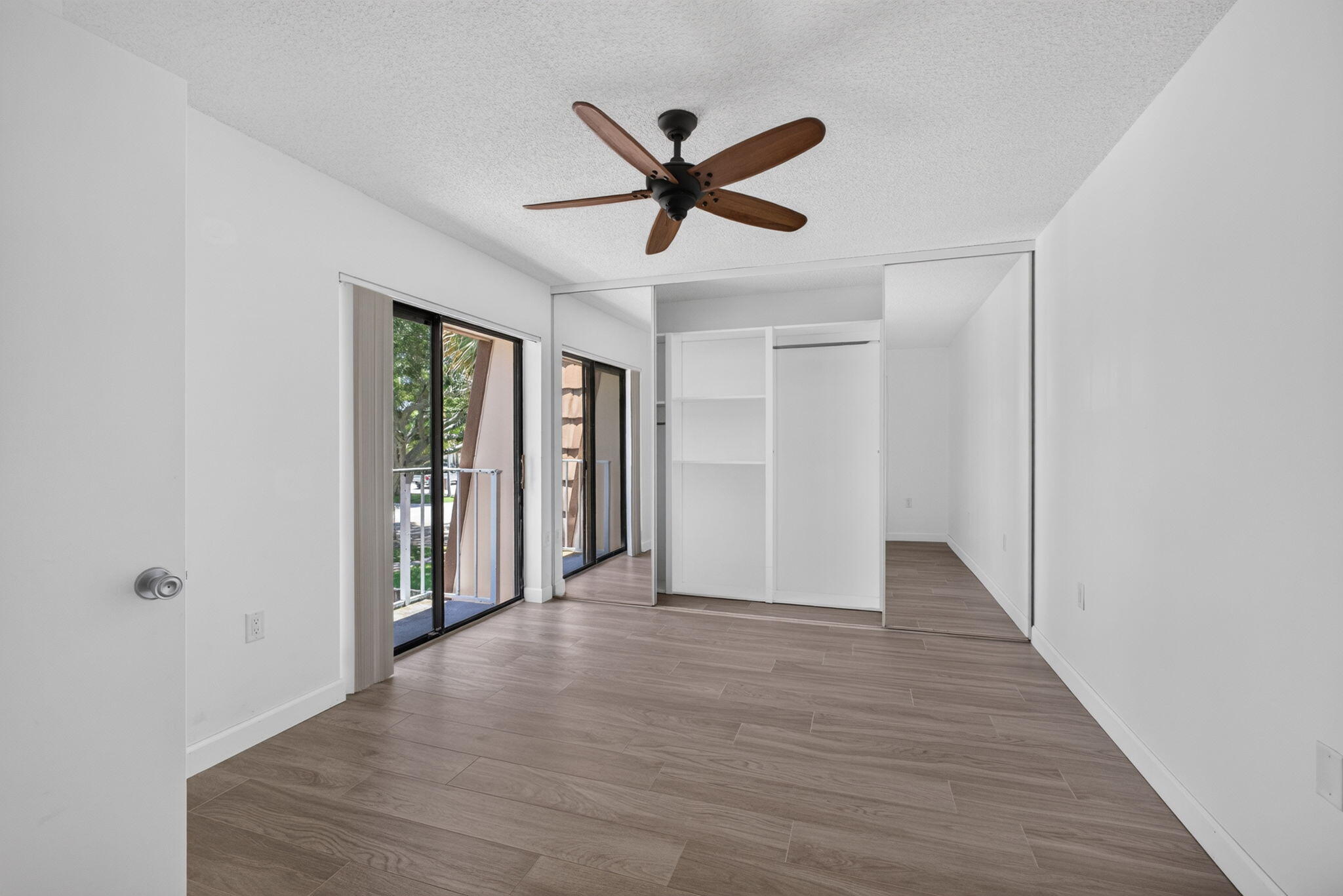 WATERSIDE LUXURY TOWNHOMES CONDO - Residential Lease