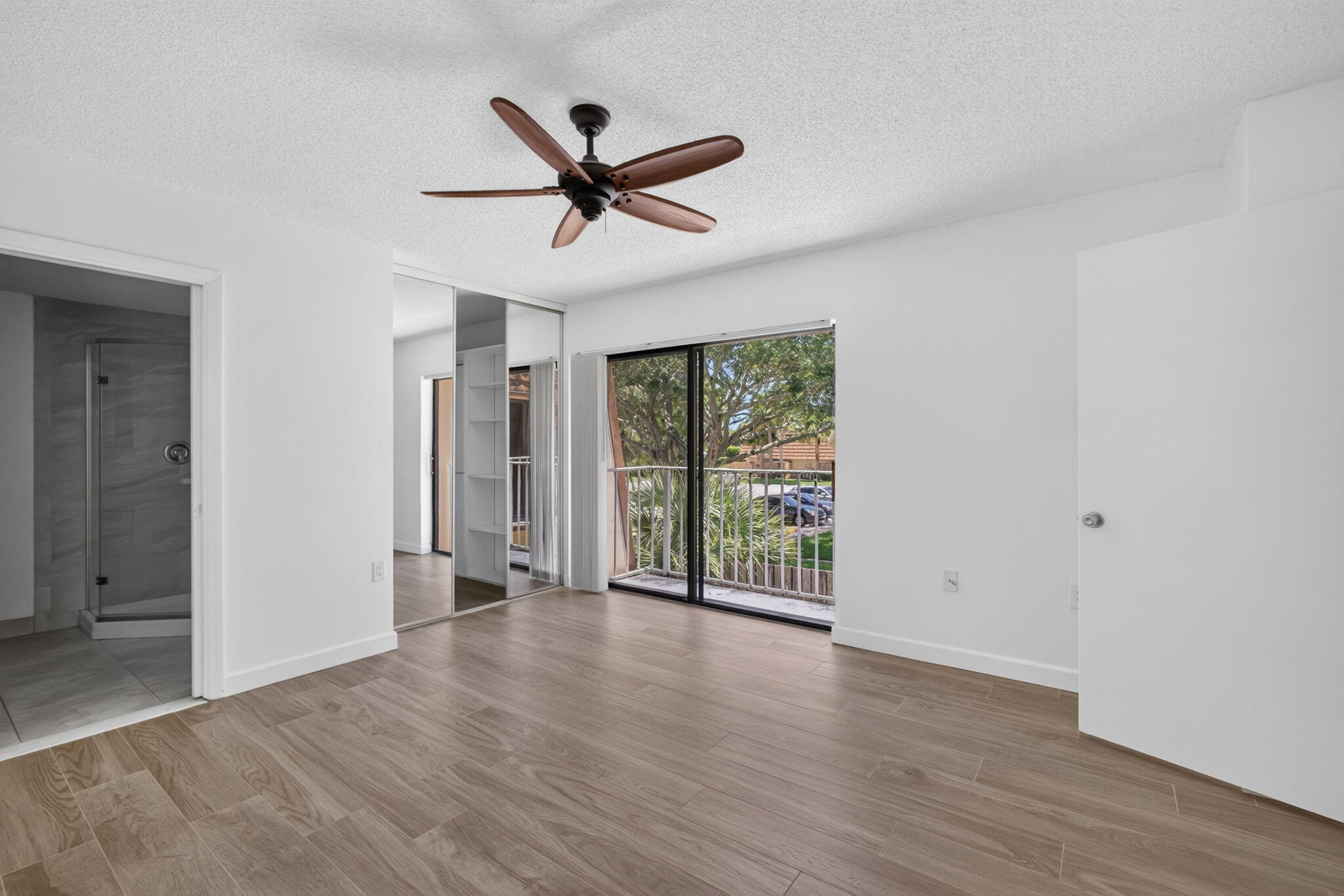 WATERSIDE LUXURY TOWNHOMES CONDO - Residential Lease