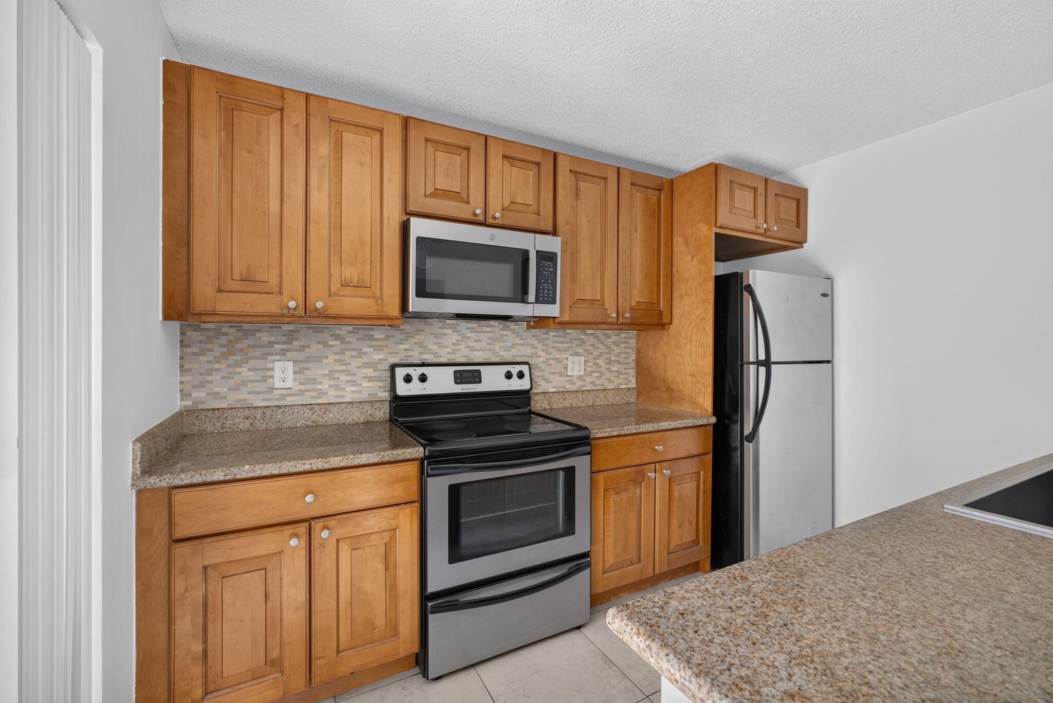 WATERSIDE LUXURY TOWNHOMES CONDO - Residential Lease