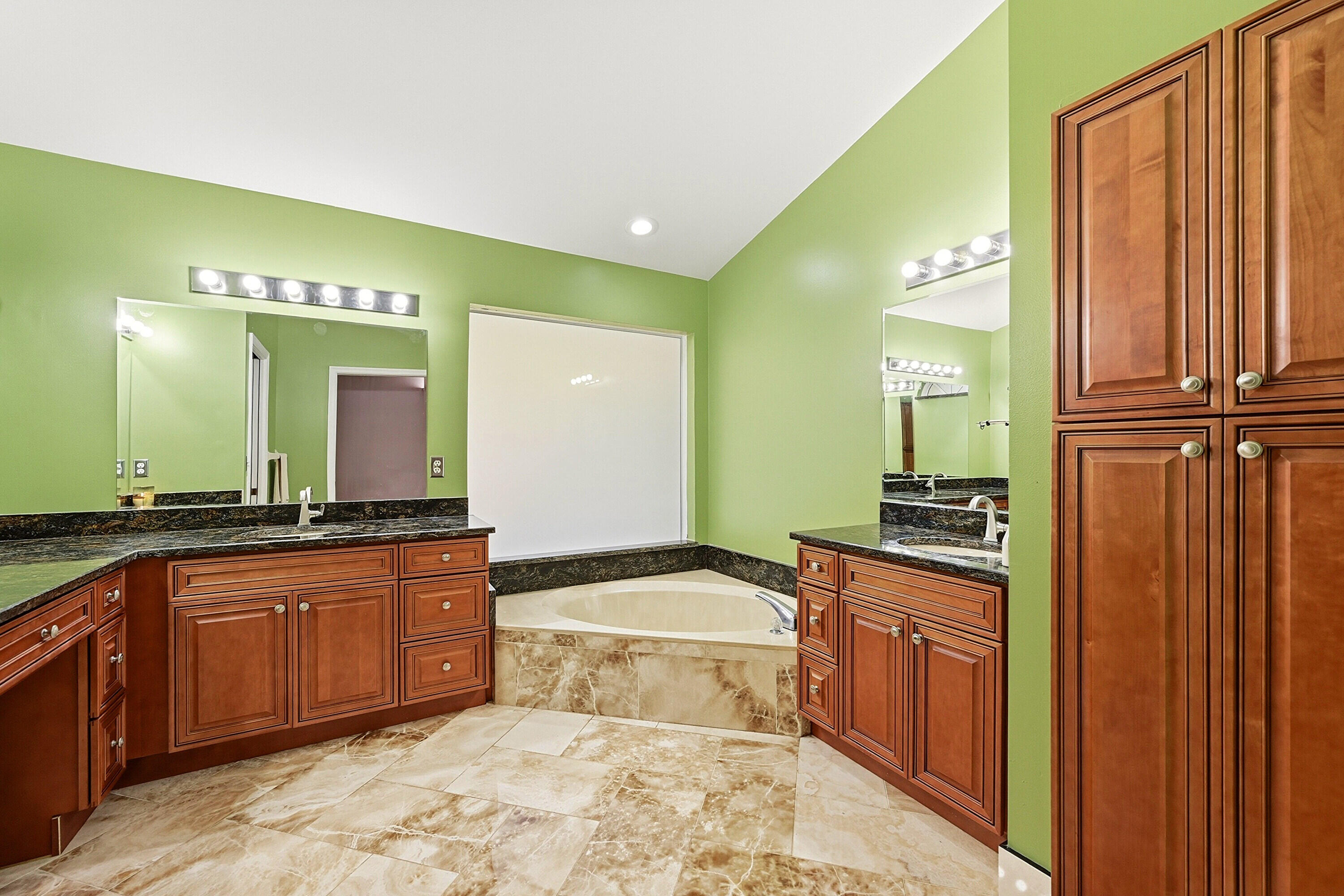 NORTH SPRINGS - Residential