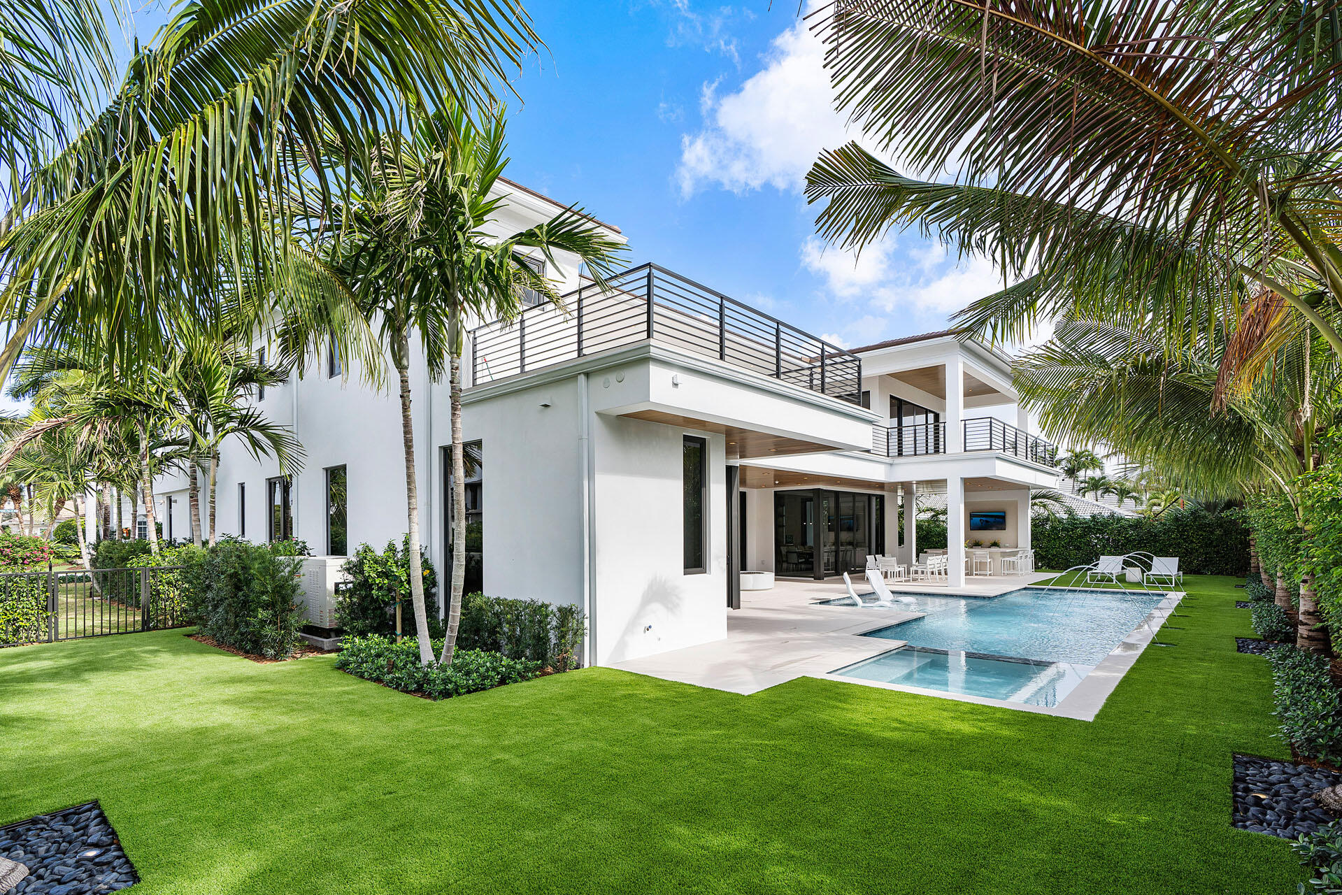 ROYAL PALM YACHT & COUNTRY CLUB - Residential