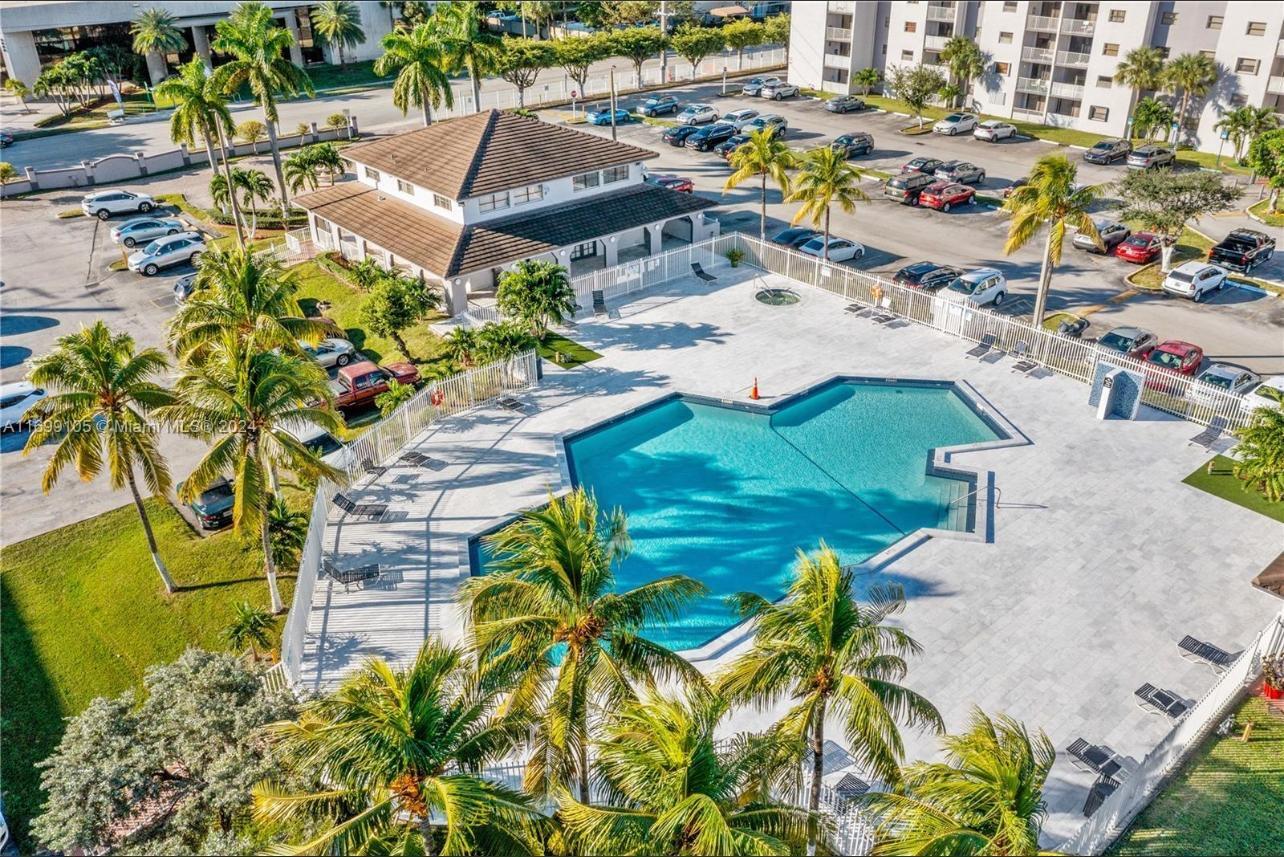 FONTAINEBLEAU GARDENS CONDO - Residential