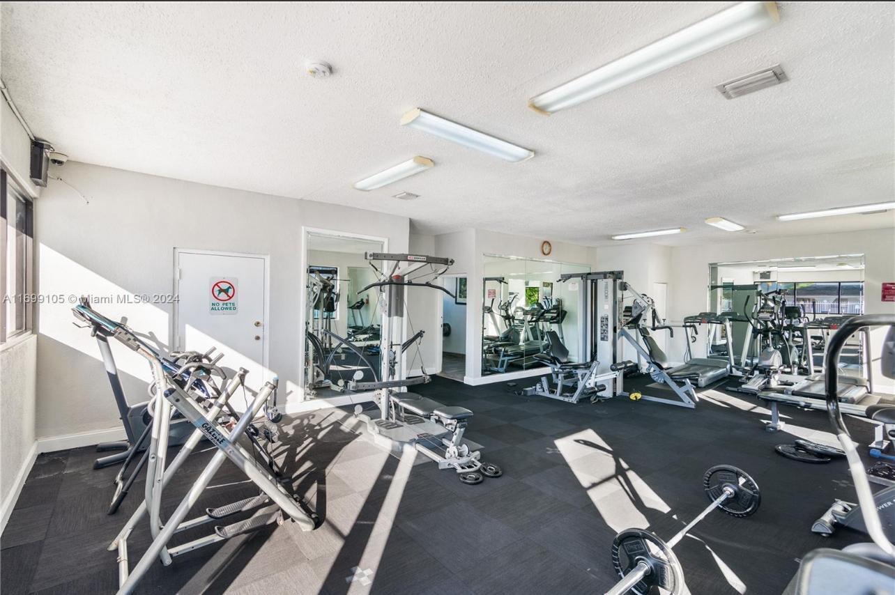 FONTAINEBLEAU GARDENS CONDO - Residential