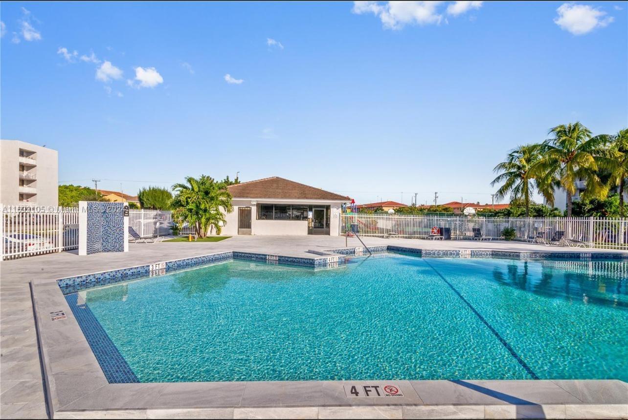FONTAINEBLEAU GARDENS CONDO - Residential