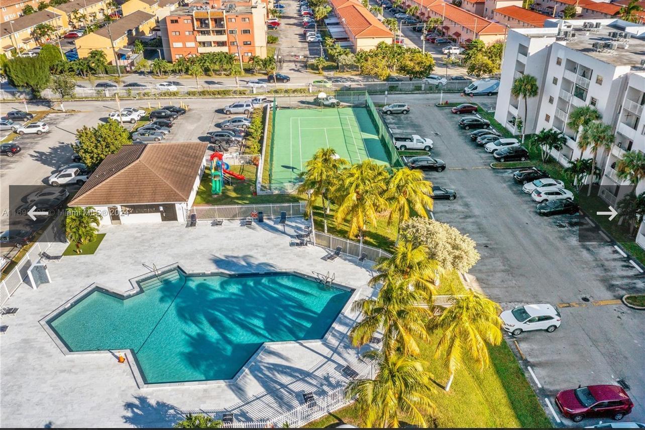 FONTAINEBLEAU GARDENS CONDO - Residential
