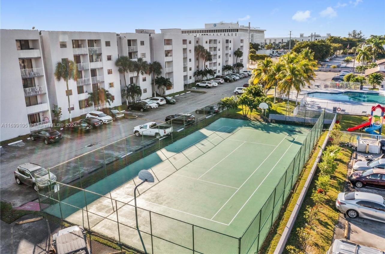 FONTAINEBLEAU GARDENS CONDO - Residential