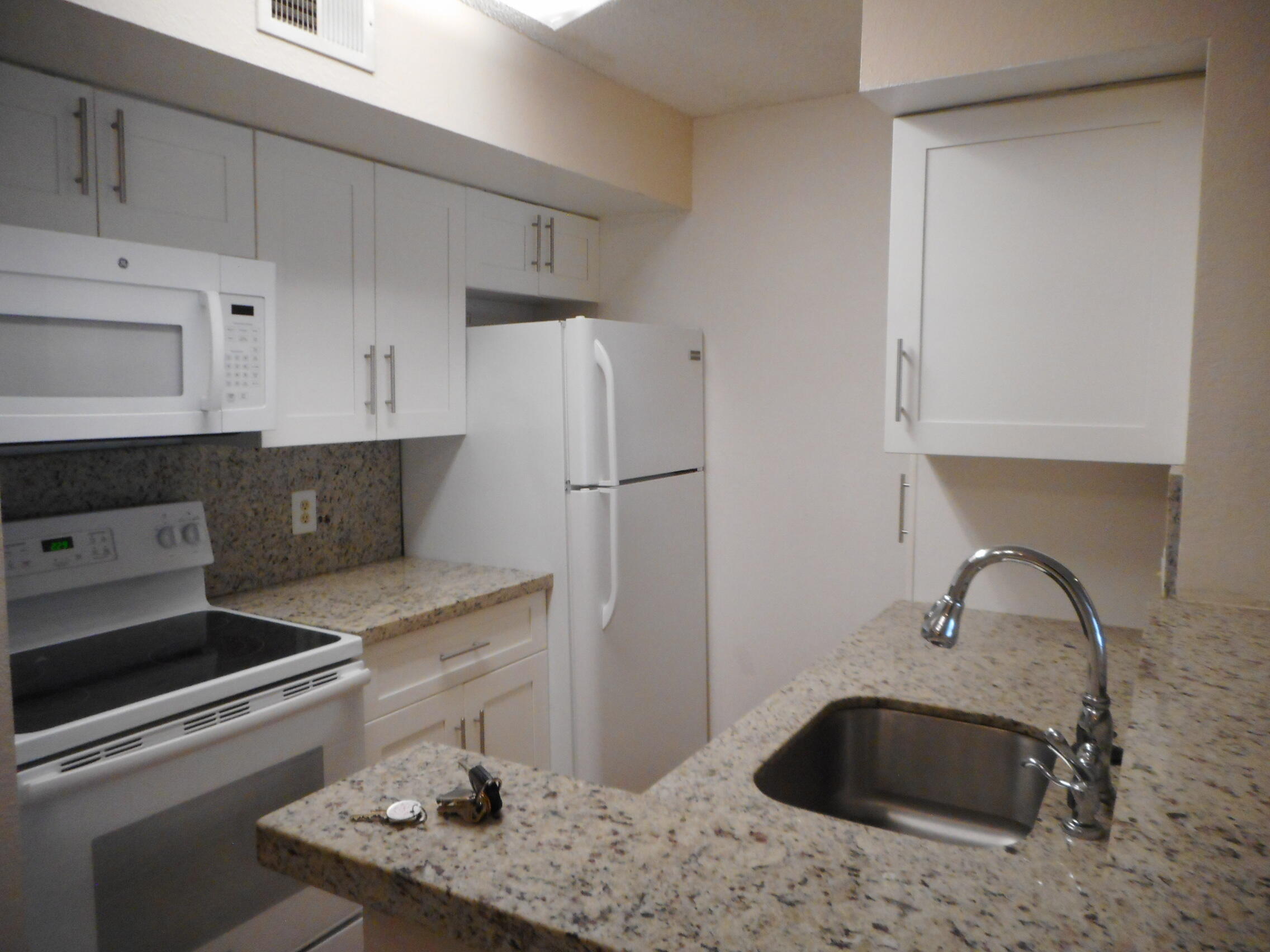 SUNDANCE AT DAVIE CONDO - Residential Lease