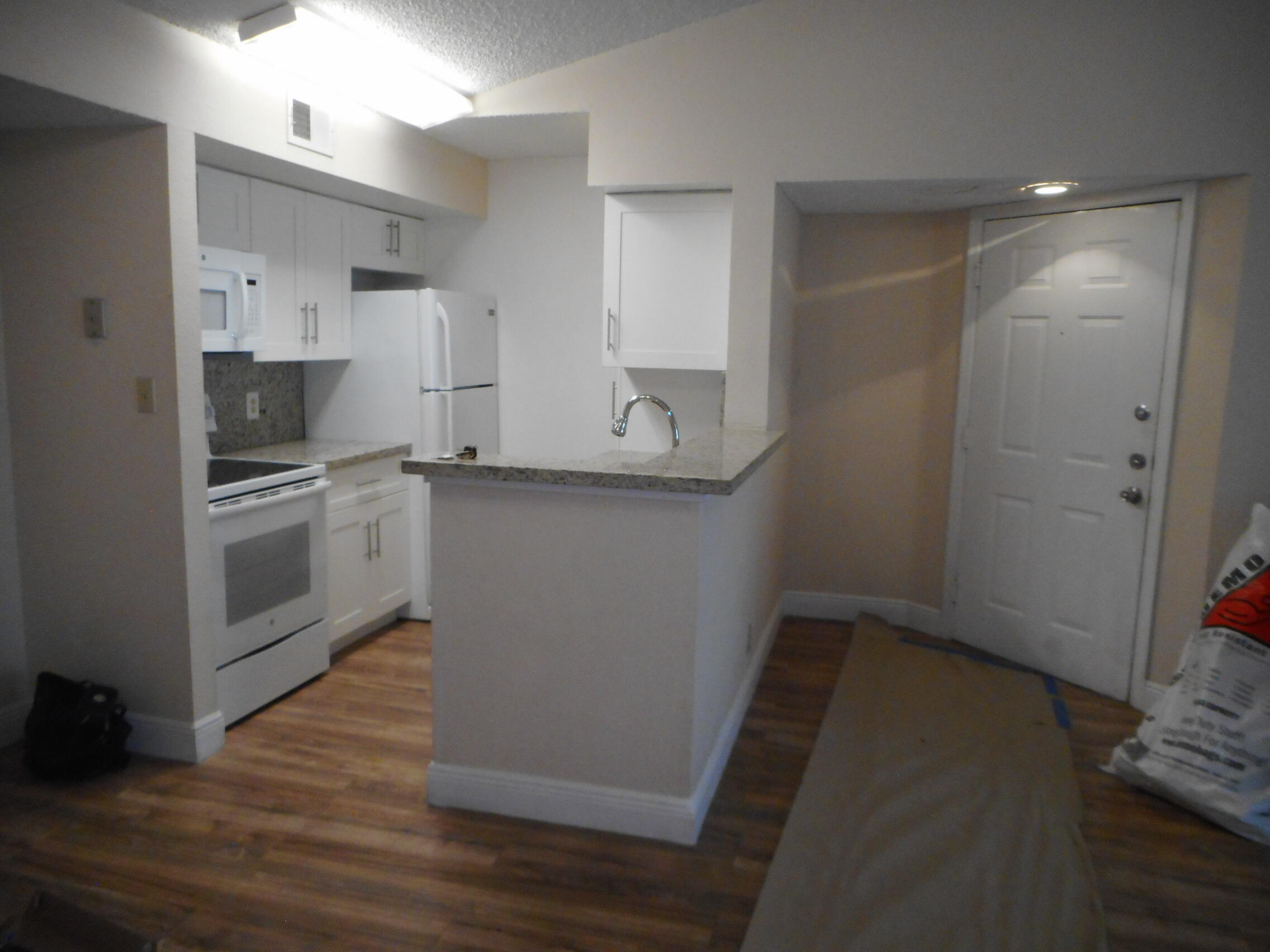 SUNDANCE AT DAVIE CONDO - Residential Lease