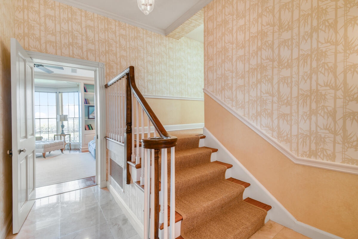 SEVEN OAKS ISLAND - Residential