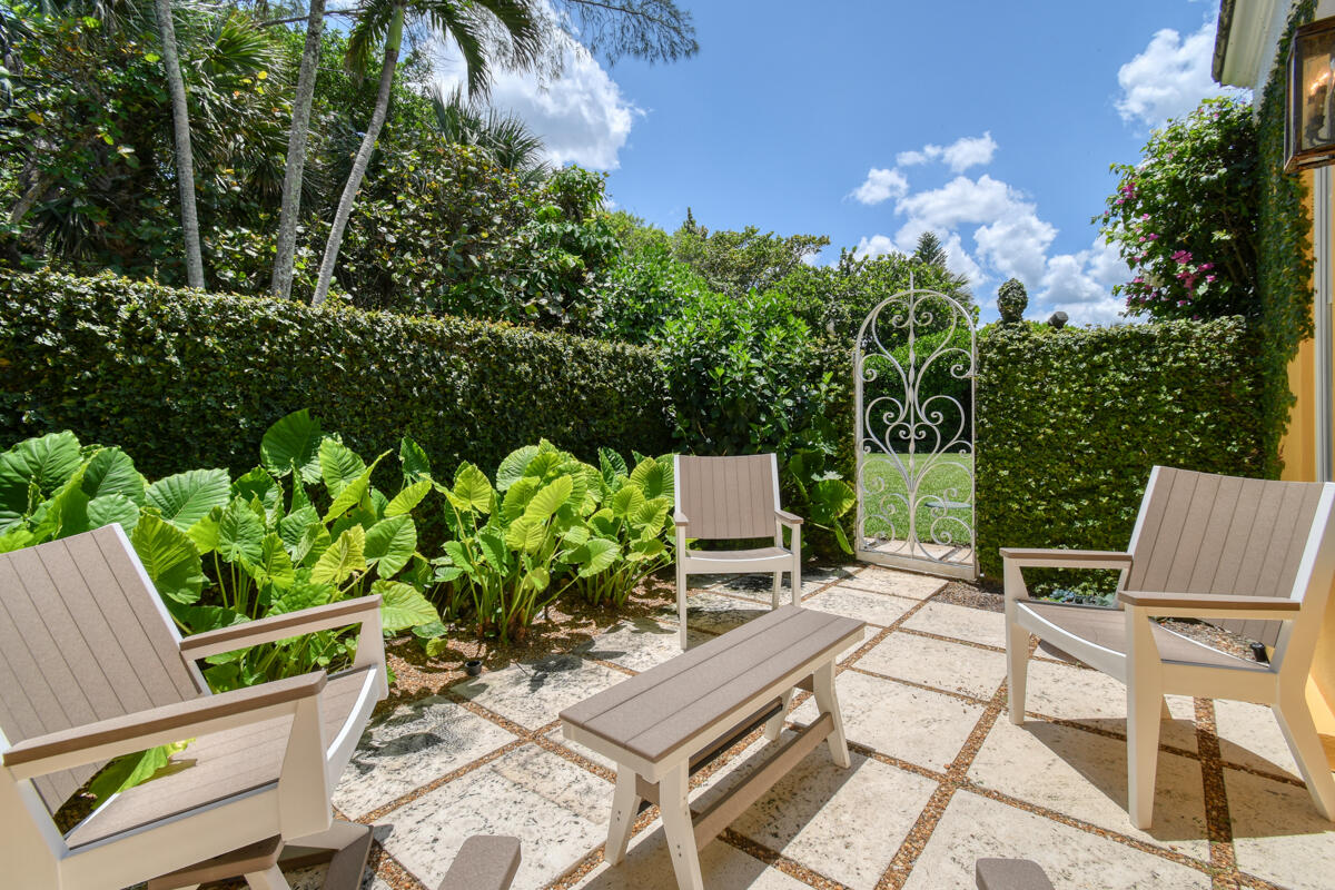 SEVEN OAKS ISLAND - Residential