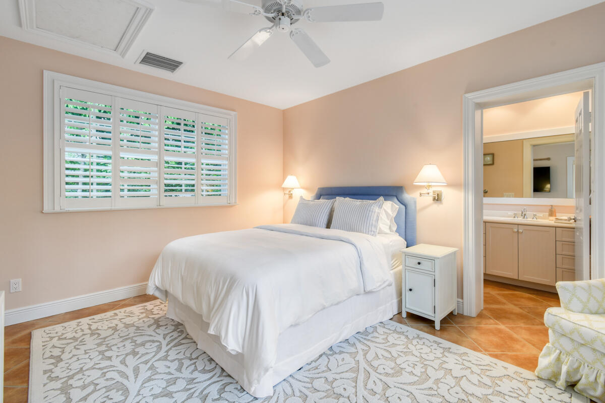 SEVEN OAKS ISLAND - Residential