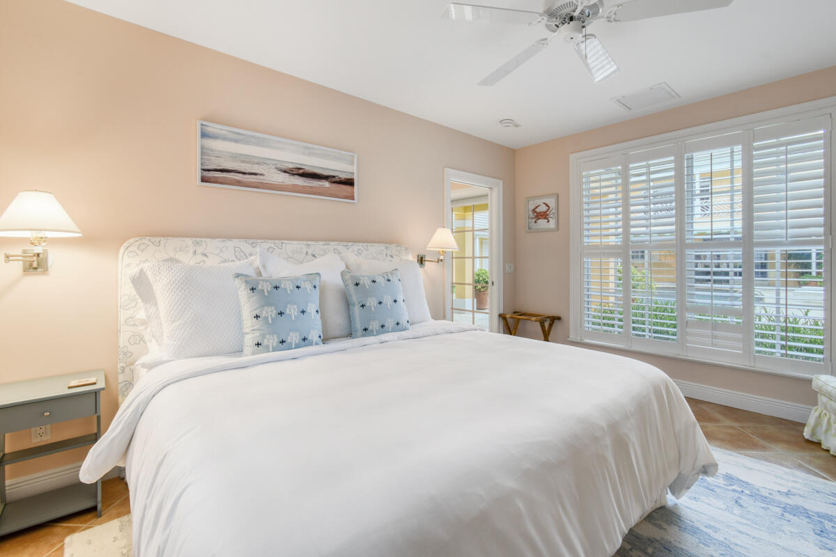 SEVEN OAKS ISLAND - Residential