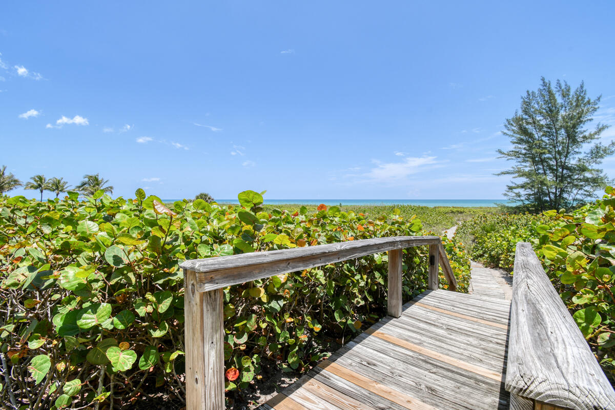 SEVEN OAKS ISLAND - Residential