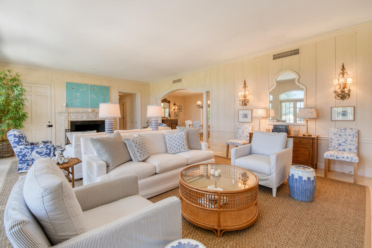 SEVEN OAKS ISLAND - Residential