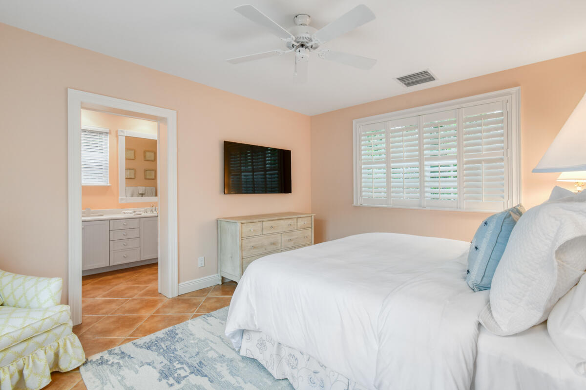 SEVEN OAKS ISLAND - Residential