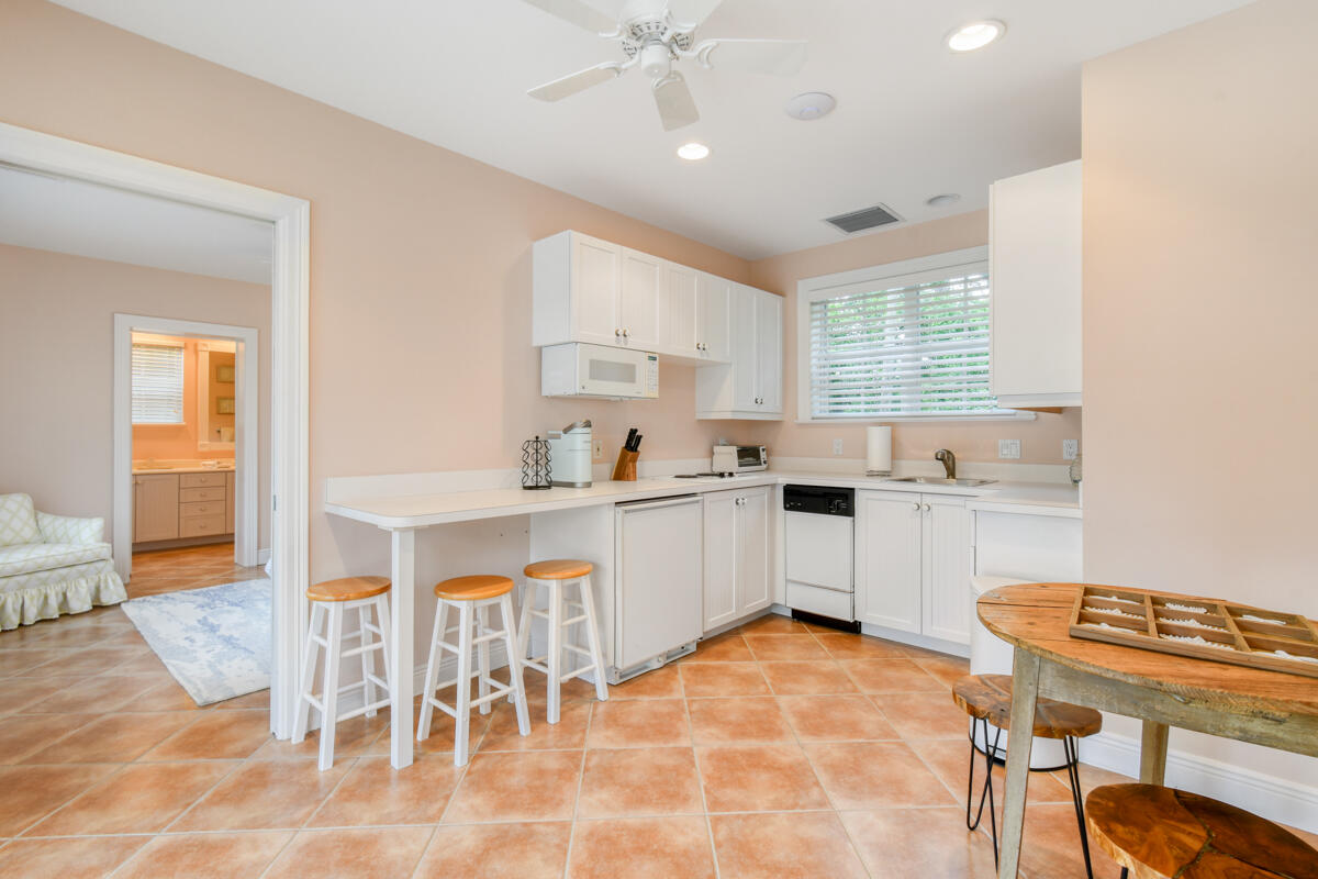 SEVEN OAKS ISLAND - Residential