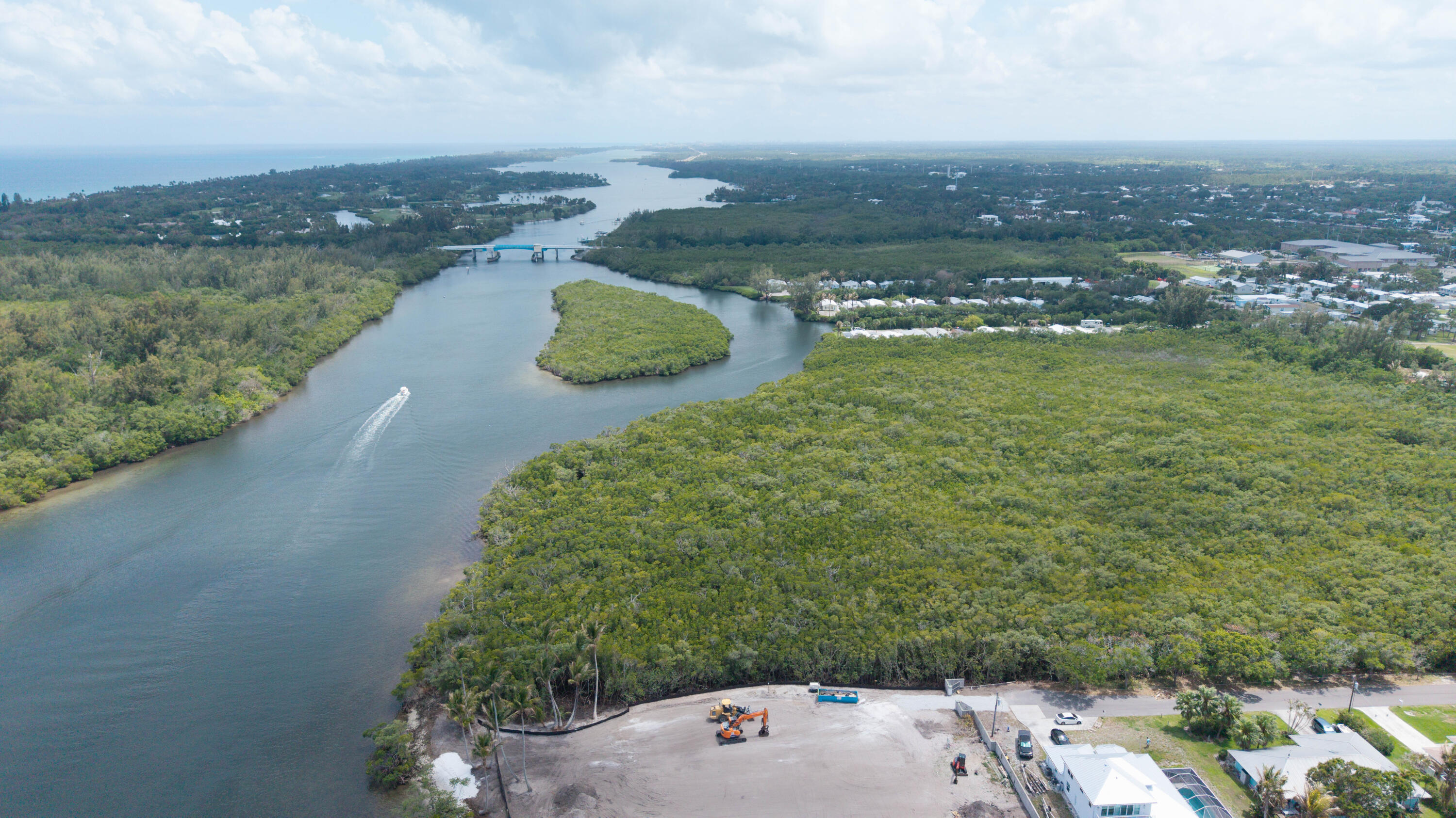 M5-HOBE SOUND - Land