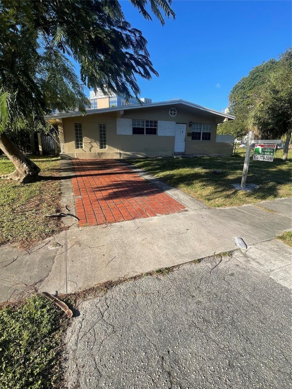 Hollywood Hills 6-22 B - Residential Lease