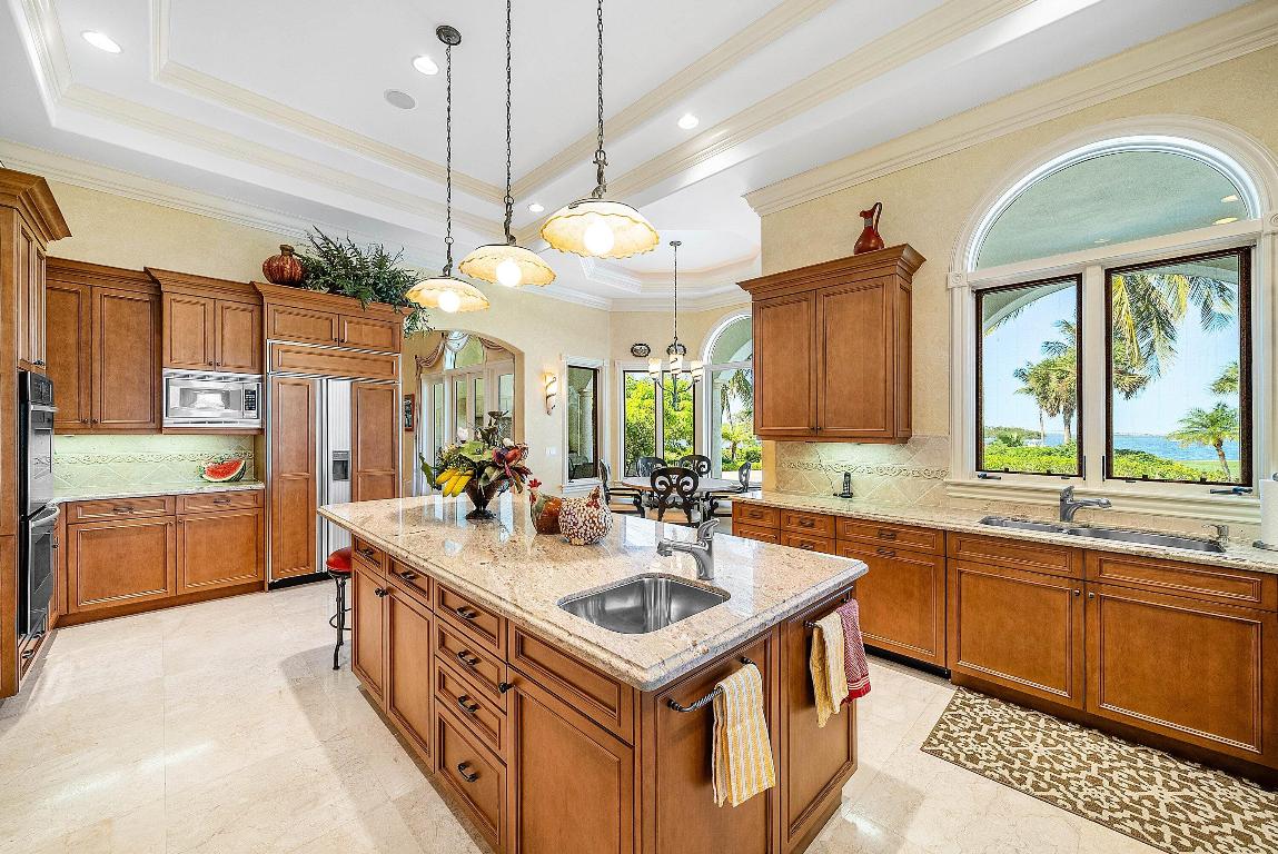 SAILFISH POINT - Residential