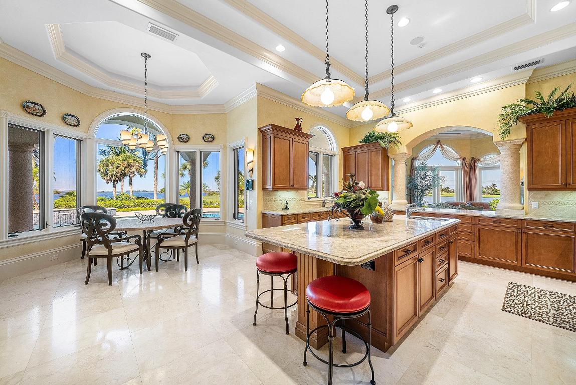 SAILFISH POINT - Residential