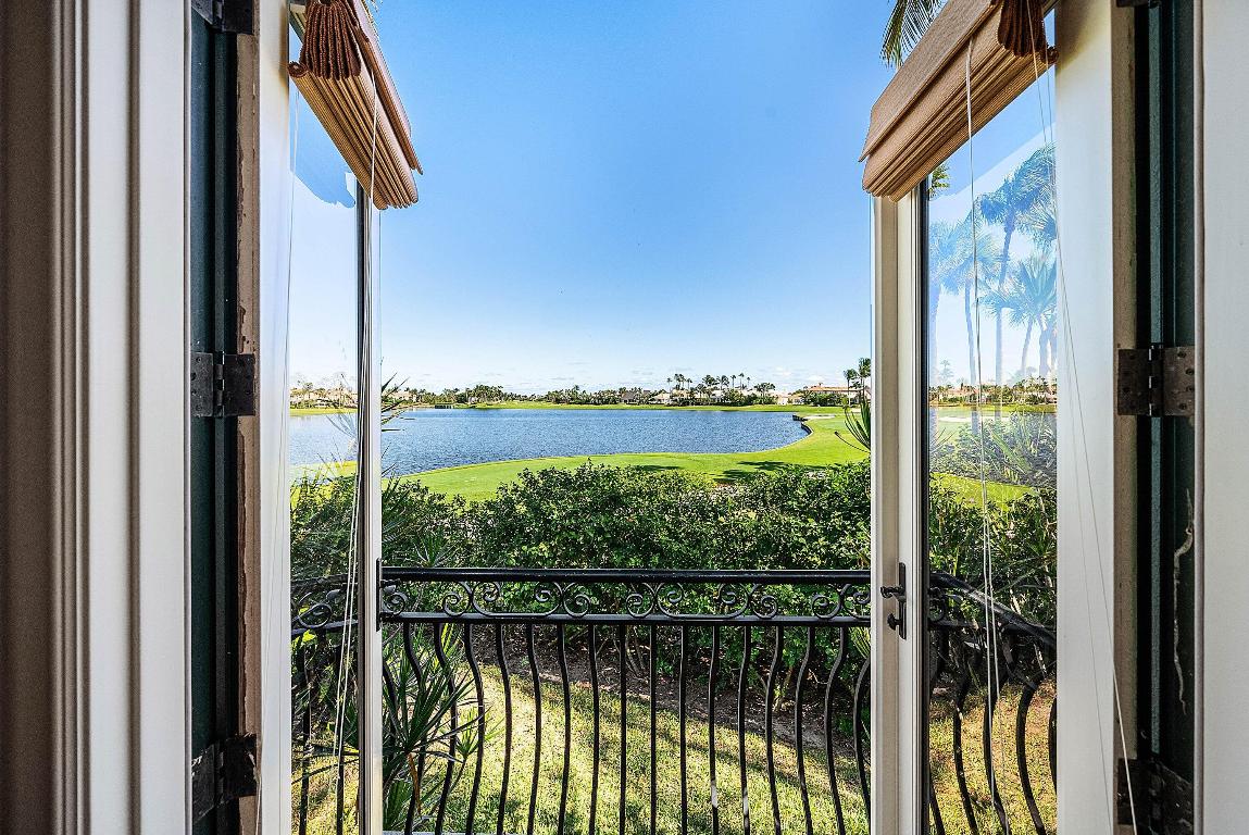 SAILFISH POINT - Residential