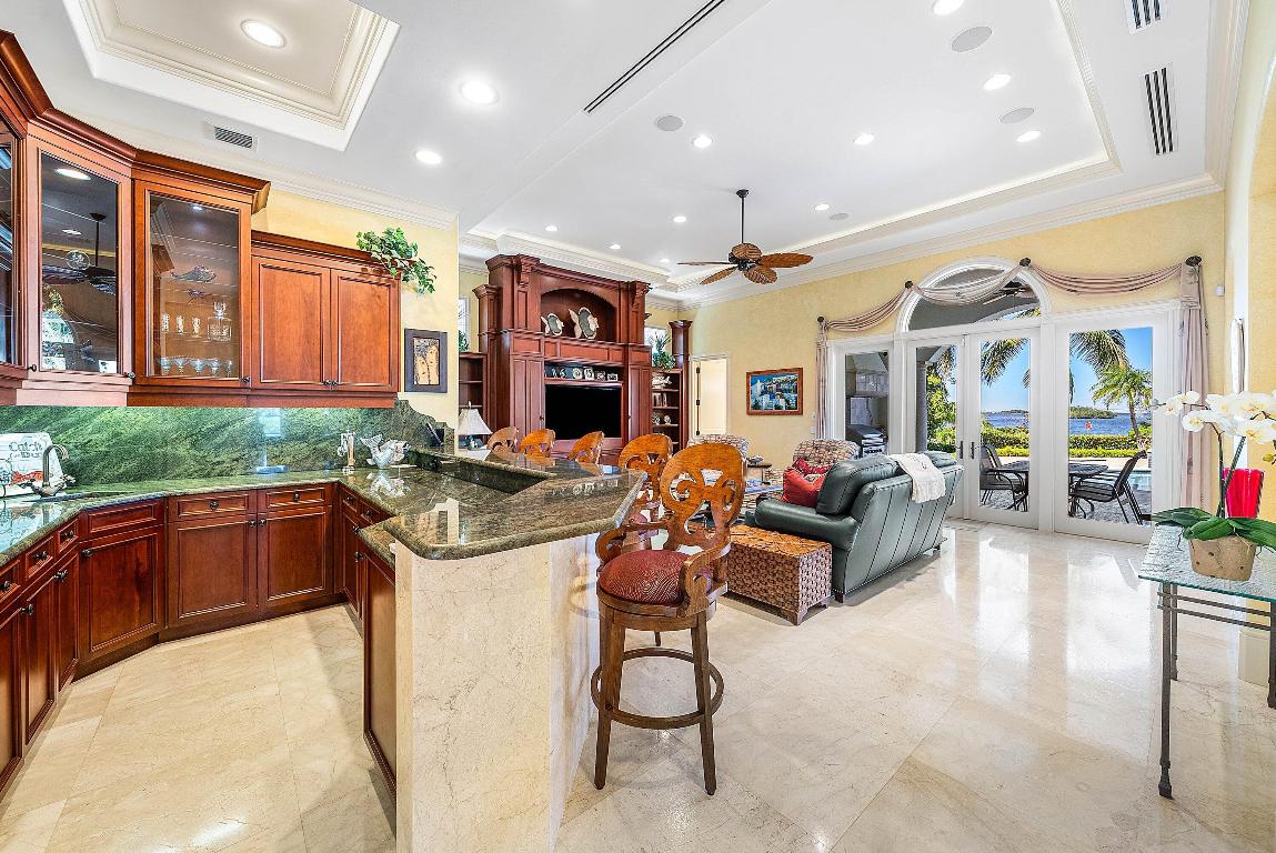 SAILFISH POINT - Residential