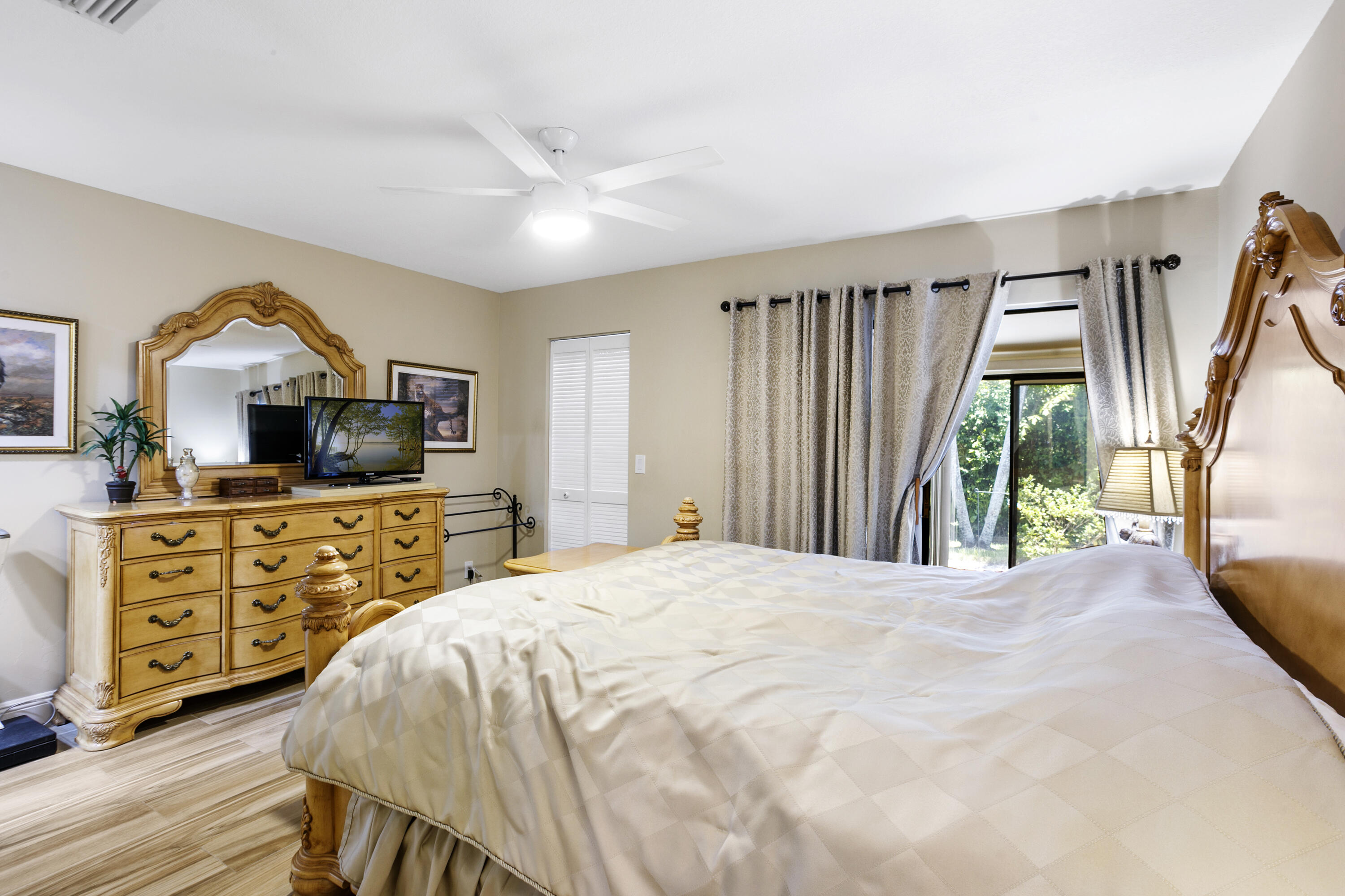 ARBOURS OF THE PALM BEACHES CONDO - Residential