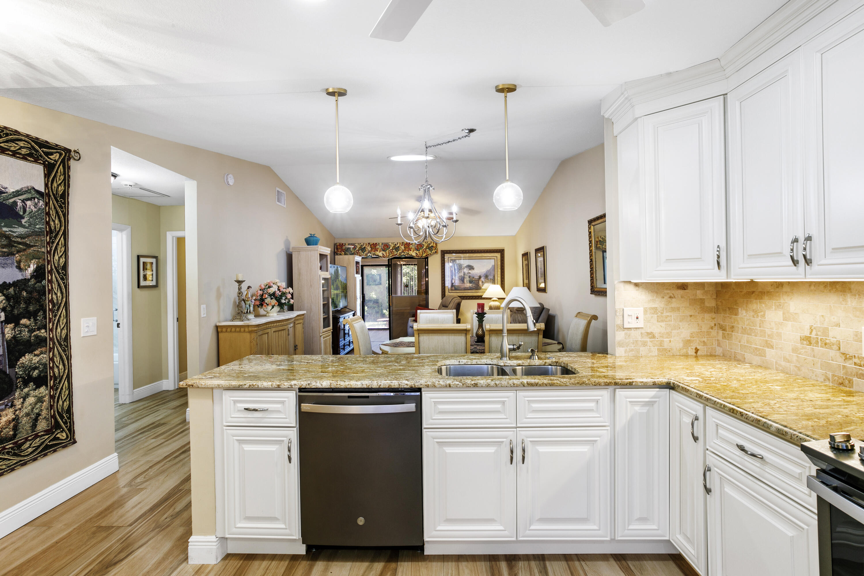 ARBOURS OF THE PALM BEACHES CONDO - Residential