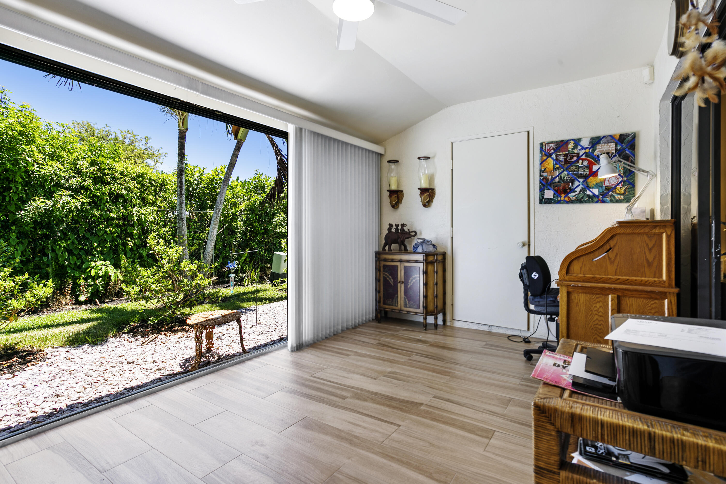 ARBOURS OF THE PALM BEACHES CONDO - Residential