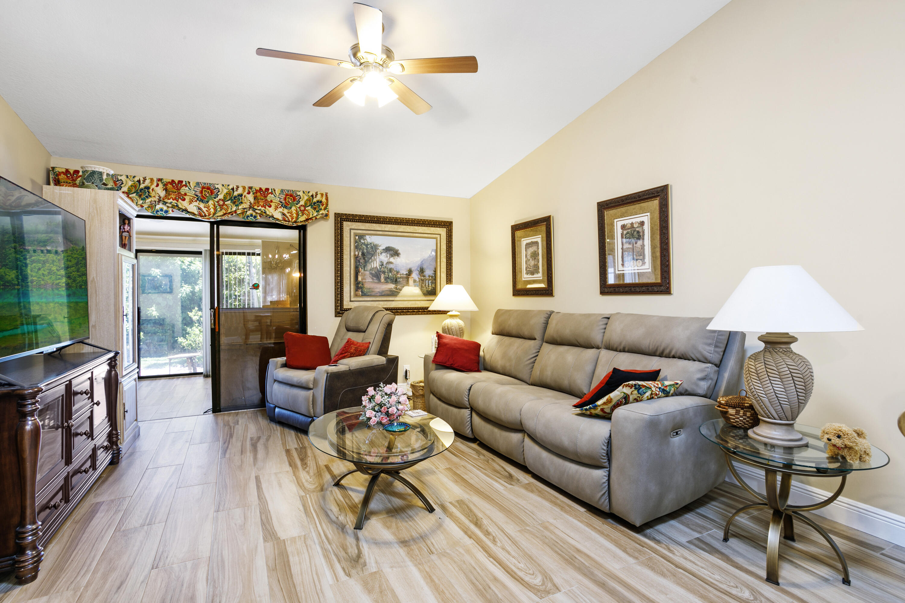 ARBOURS OF THE PALM BEACHES CONDO - Residential