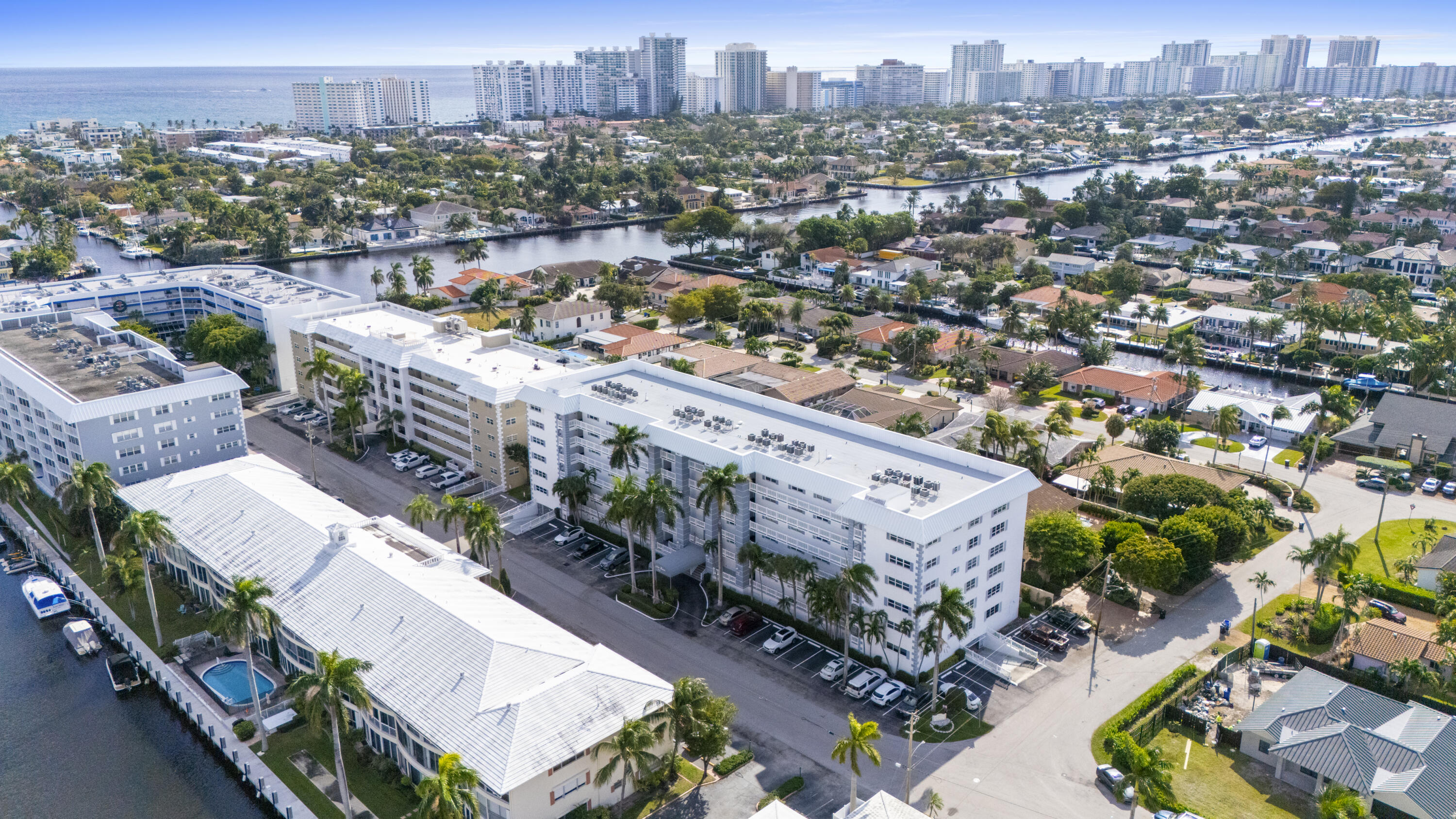 WINSTON CONDO - Residential